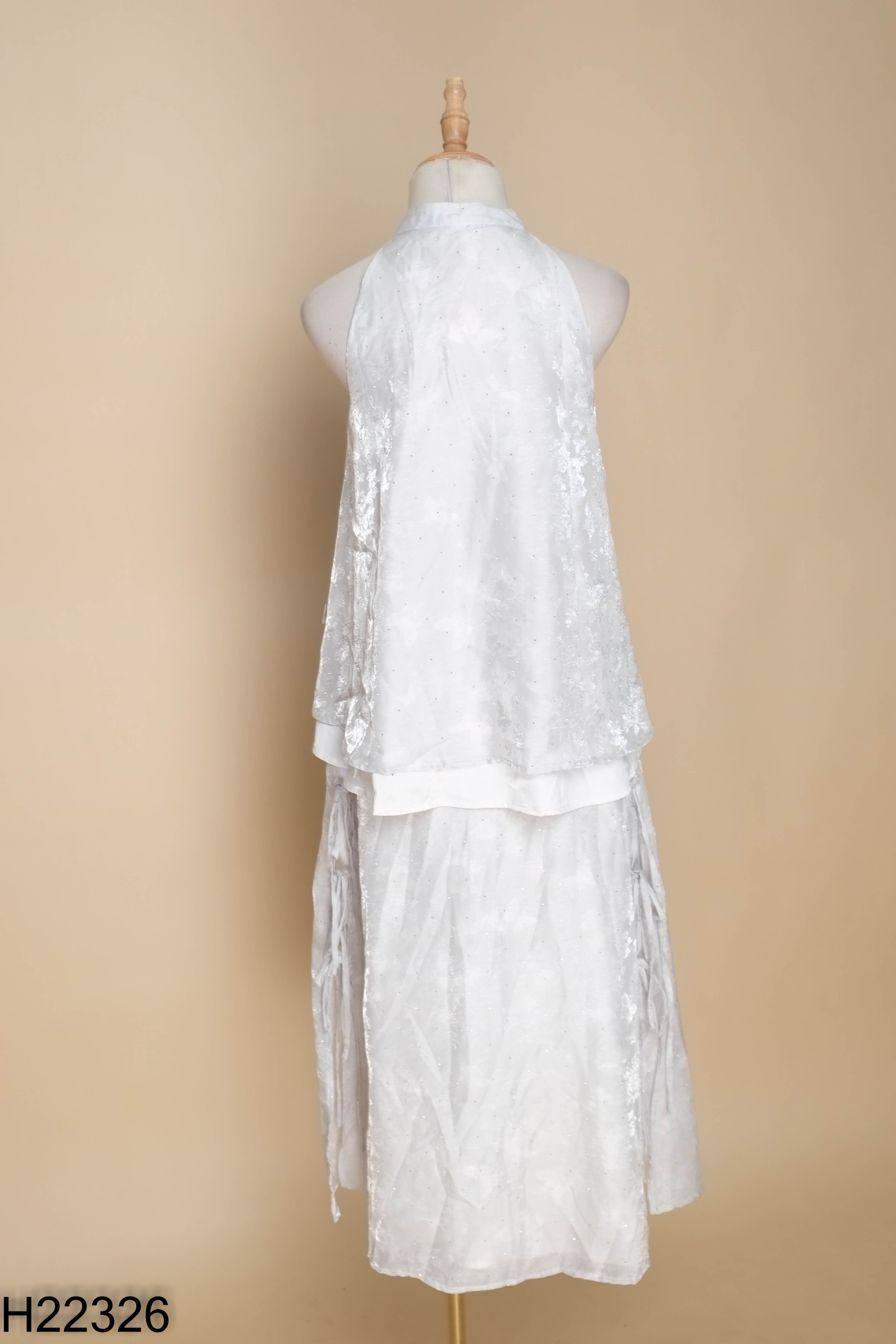 NEWTAG Set NAKED BY V be áo kiểu + chân váy