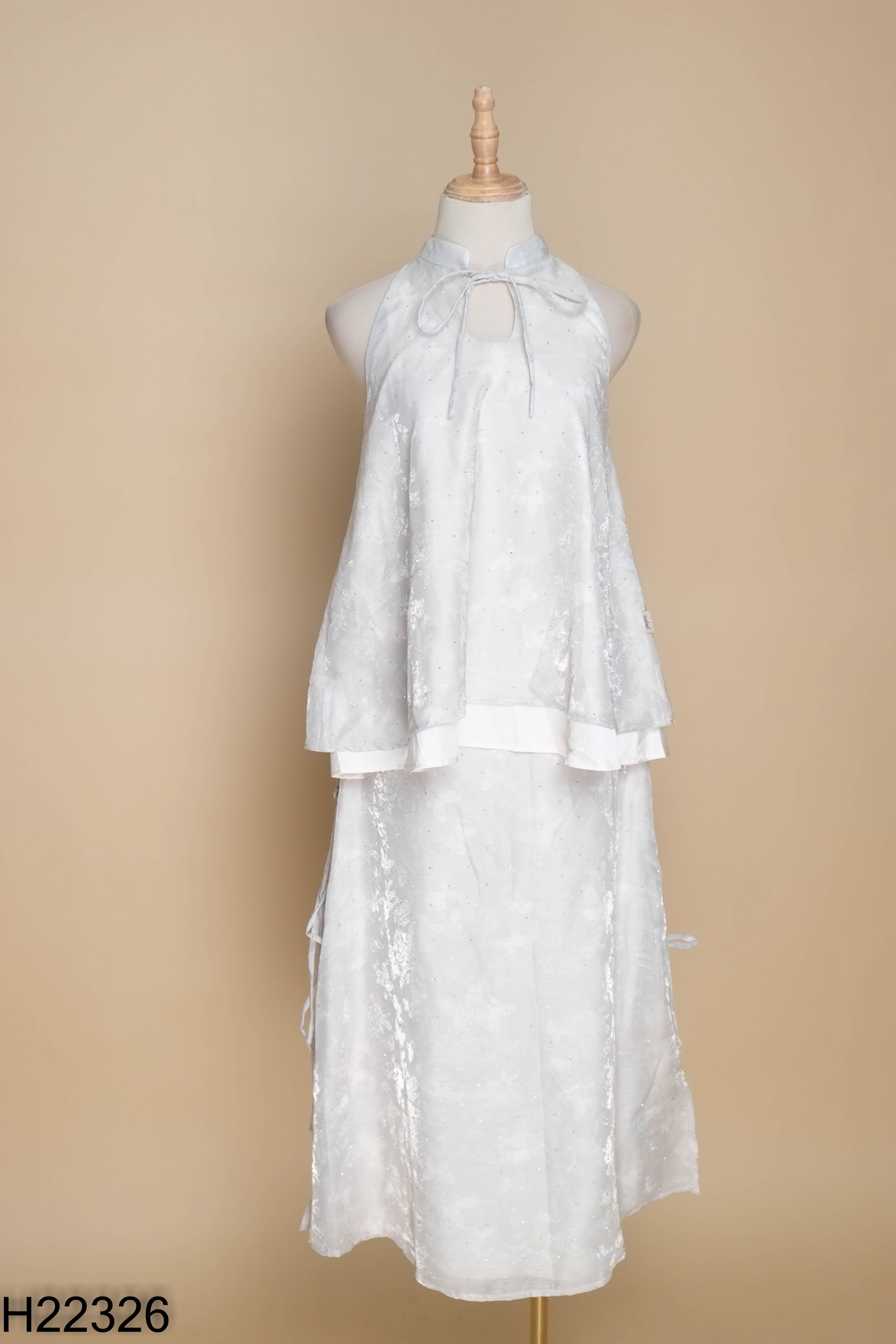 NEWTAG Set NAKED BY V be áo kiểu + chân váy