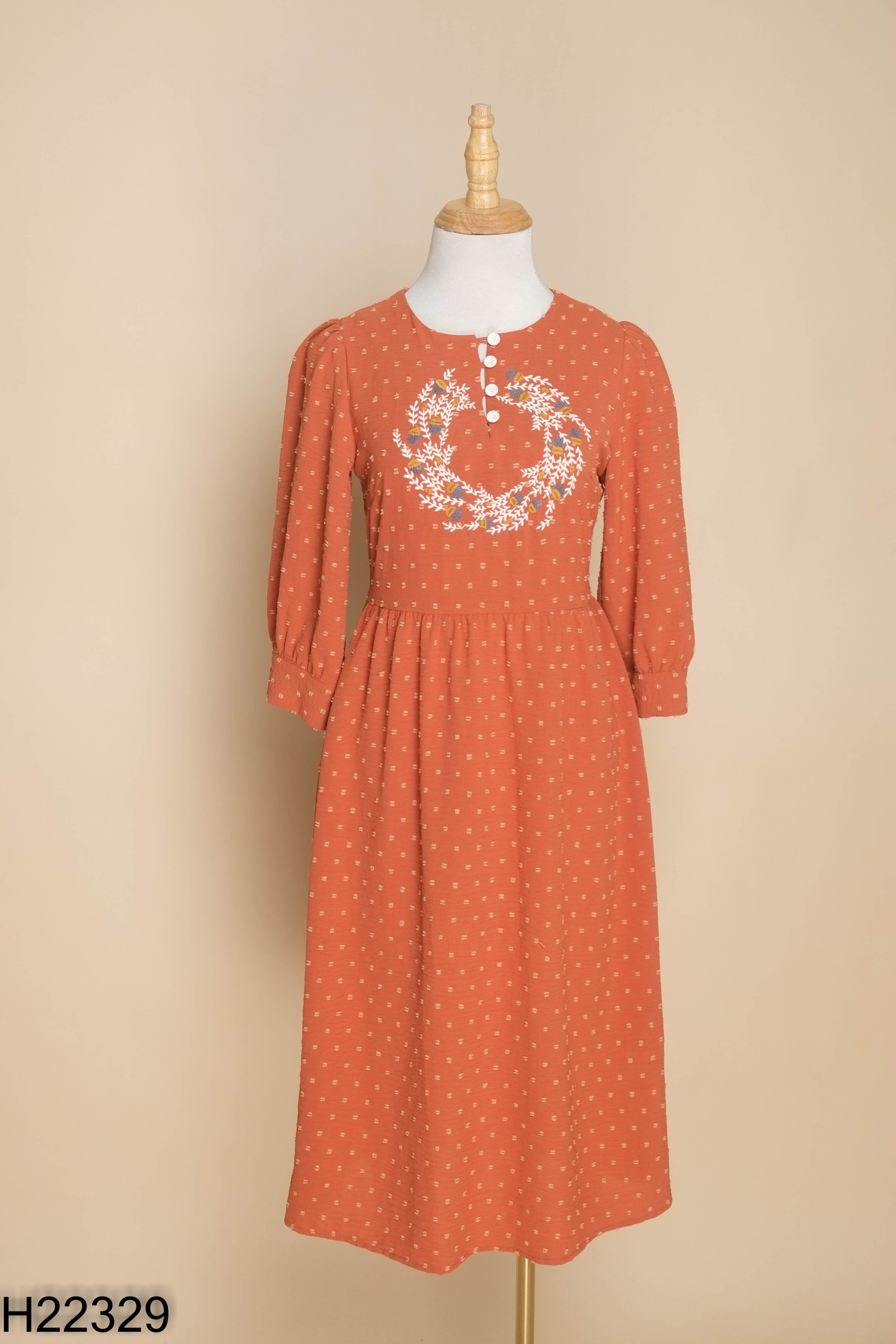 Váy ADORE DRESS nâu thêu họa tiết