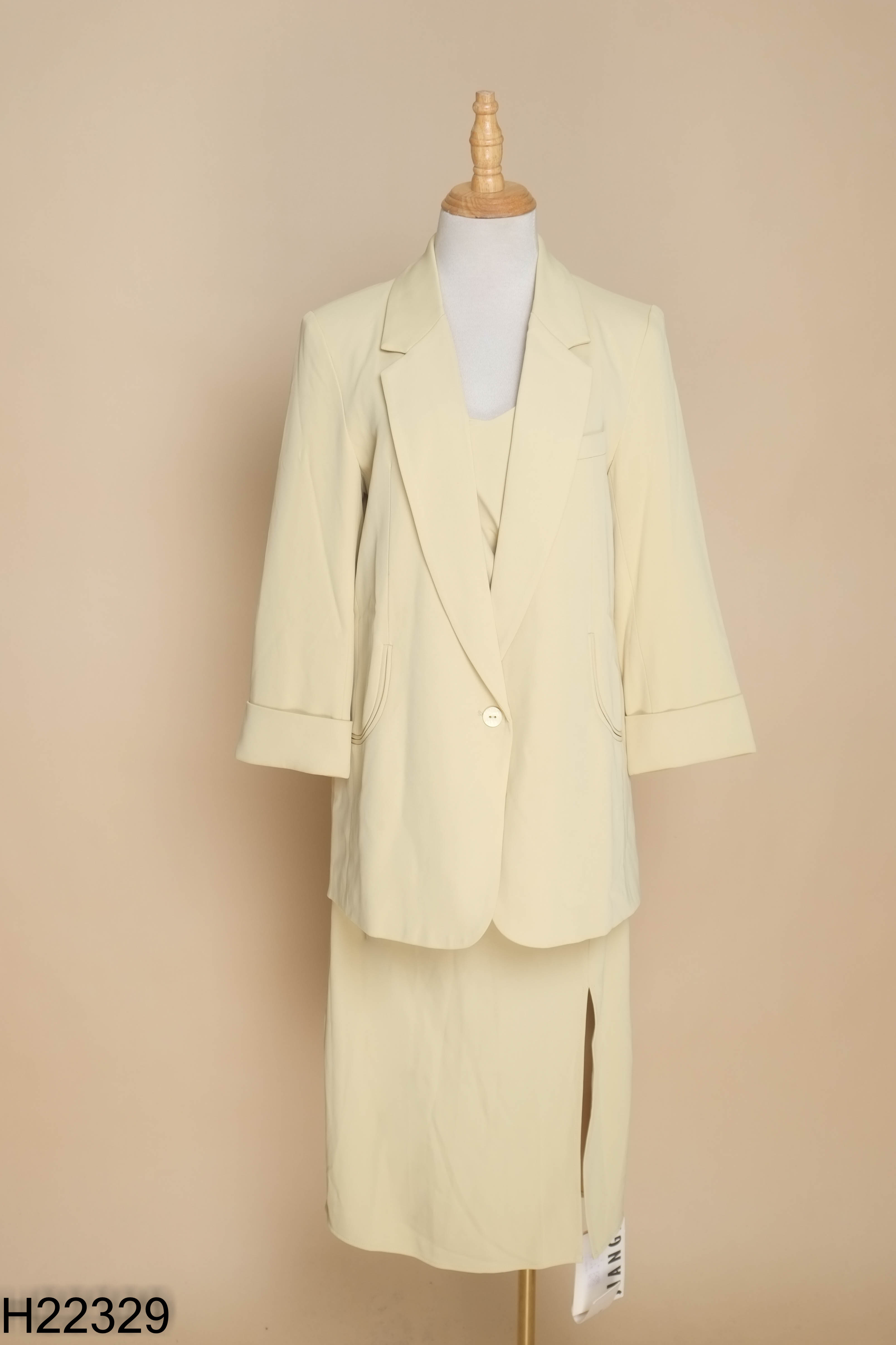 NEWTAG Set áo blazer + váy hai dây xanh vàng