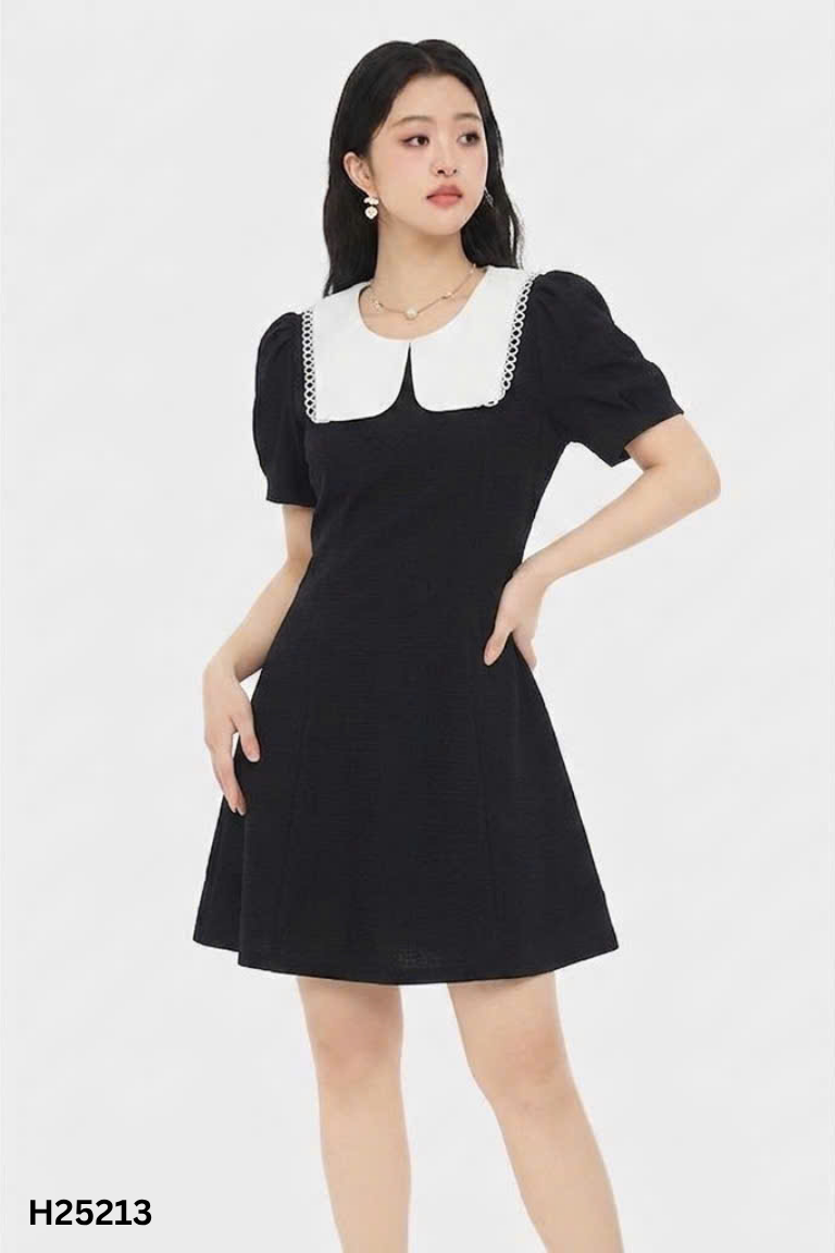 Váy đen cổ trắng tay phồng