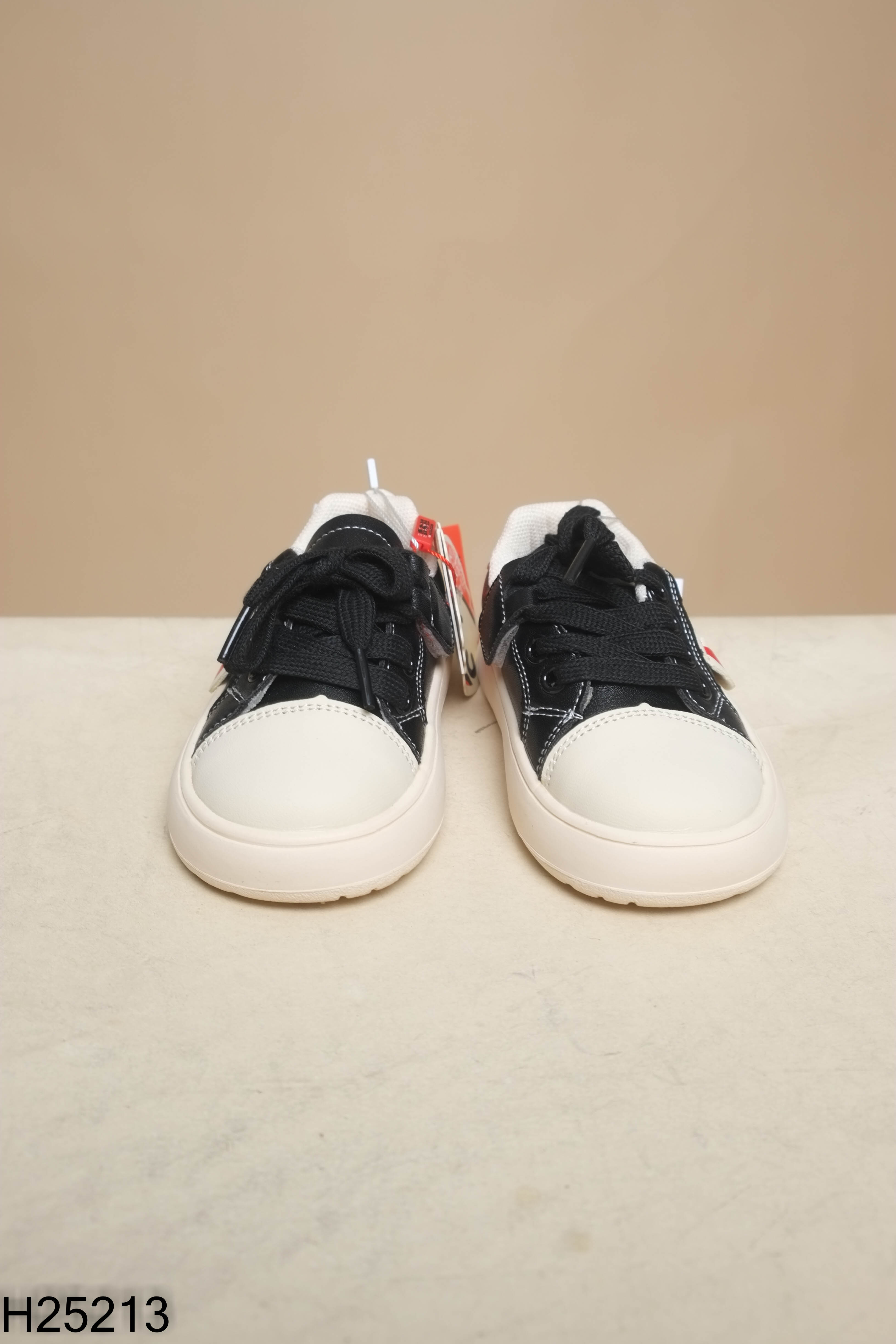 NEWBOX Giày thể thao đen be KIDS