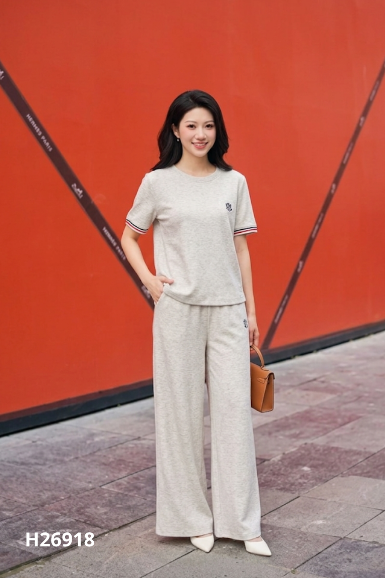 Set Áo nỉ mỏng be tiêu cộc tay + Quần dài