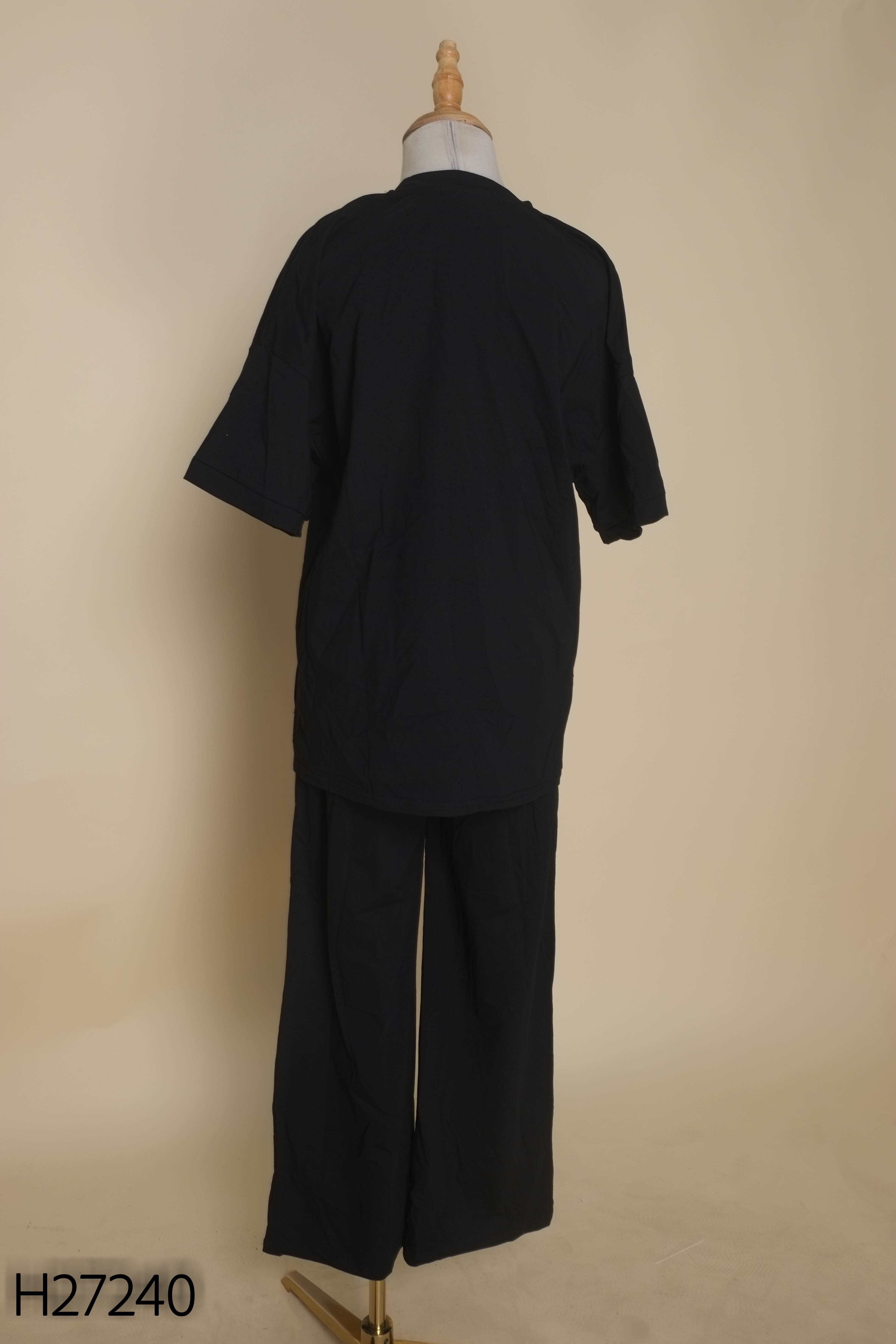 Quần jeans xanh suông