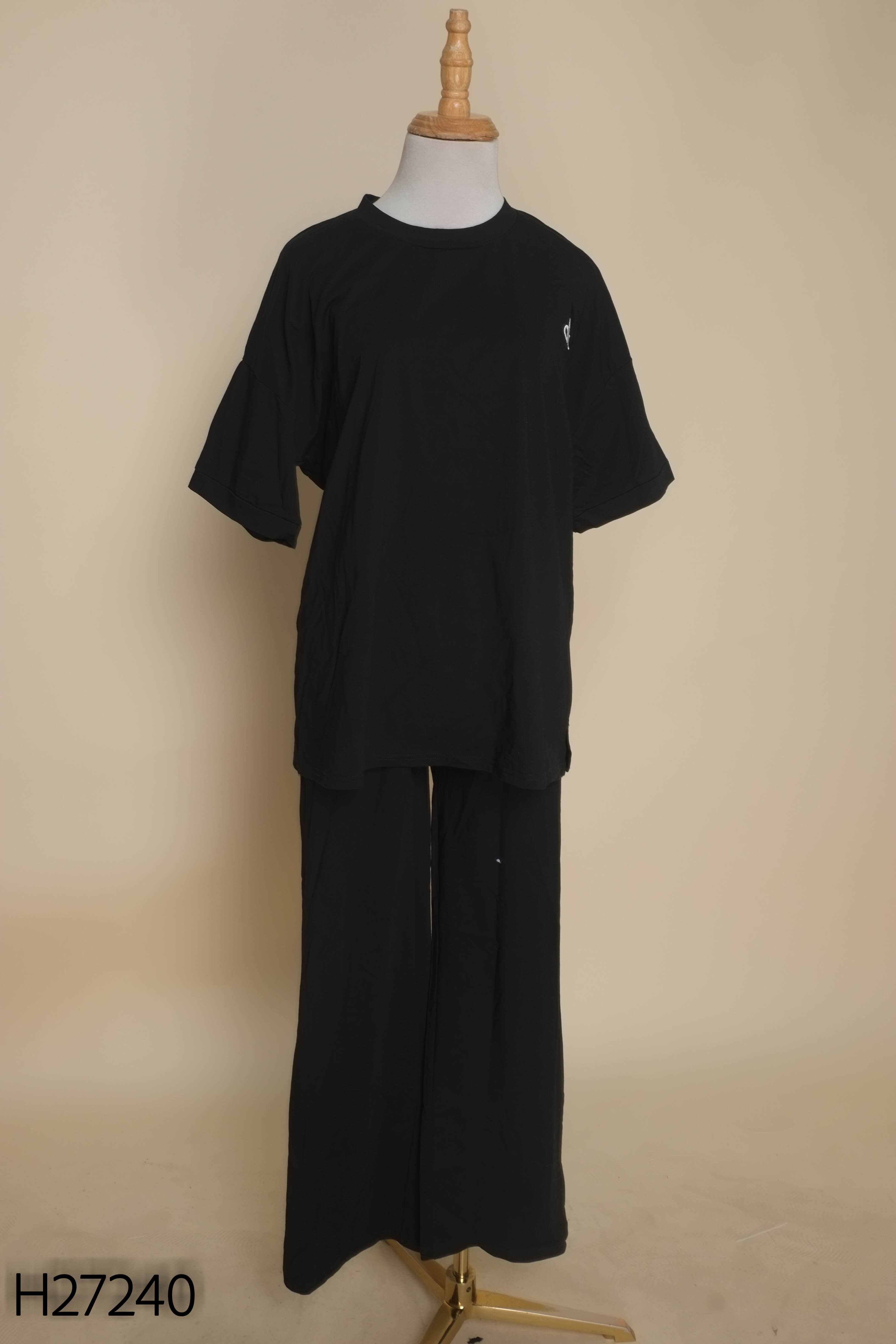 Quần jeans xanh suông