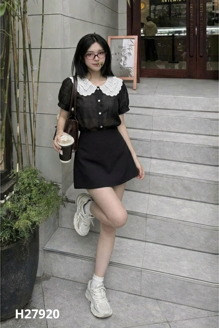 Áo BLEUBIRD đen mix ren trắng