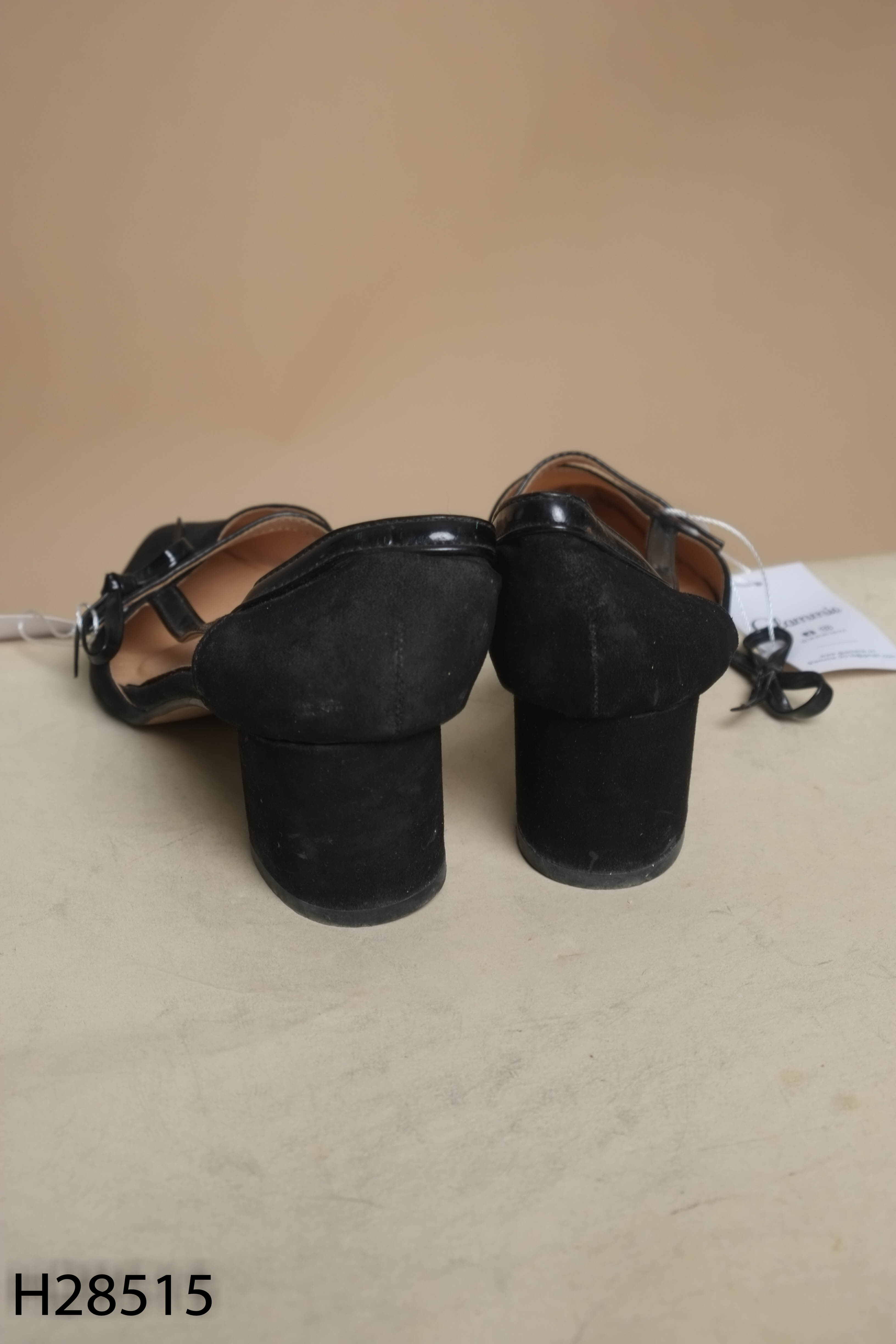 Giày cao gót đen phối nơ