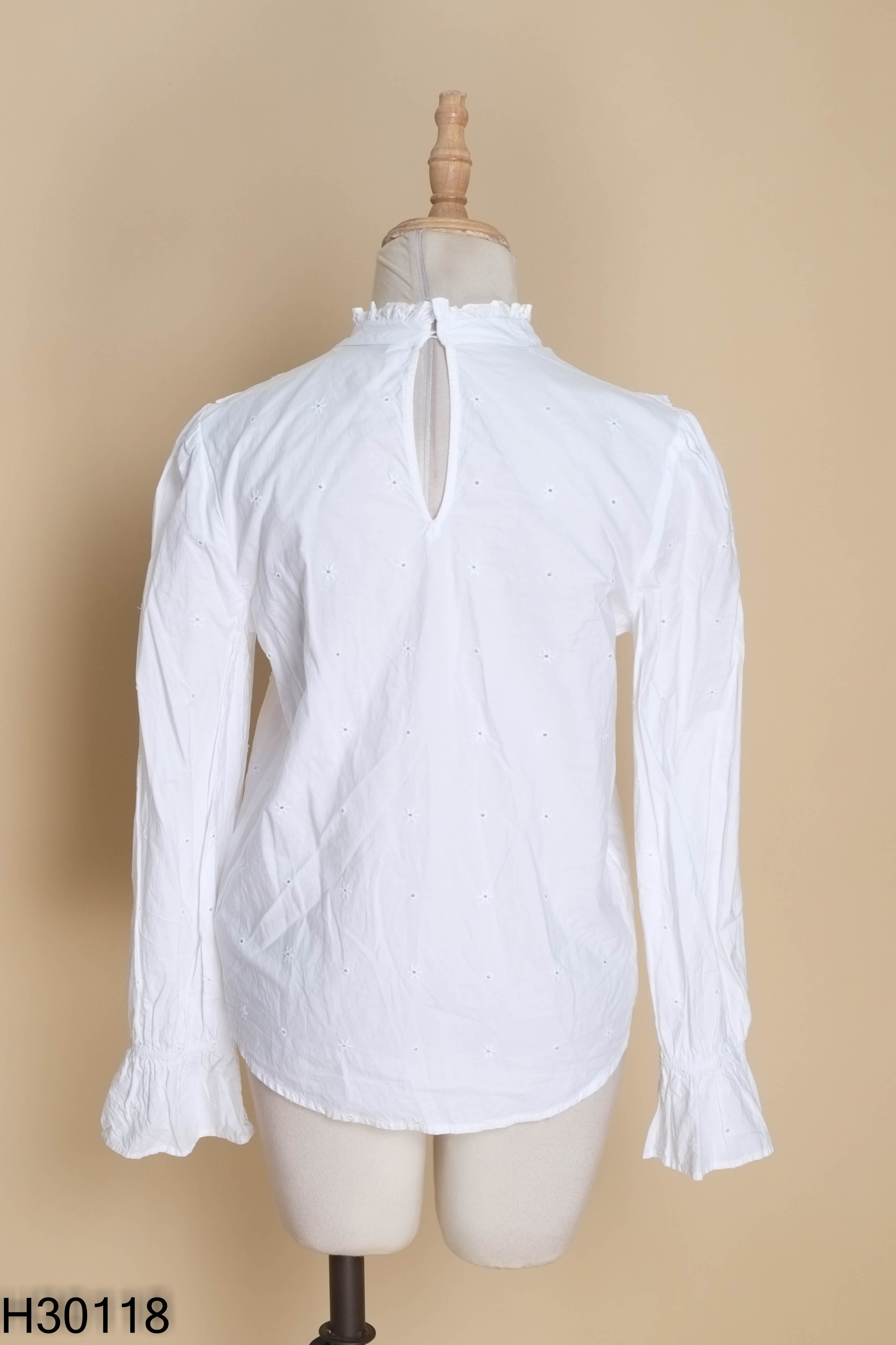 Áo ZARA trắng cổ bèo