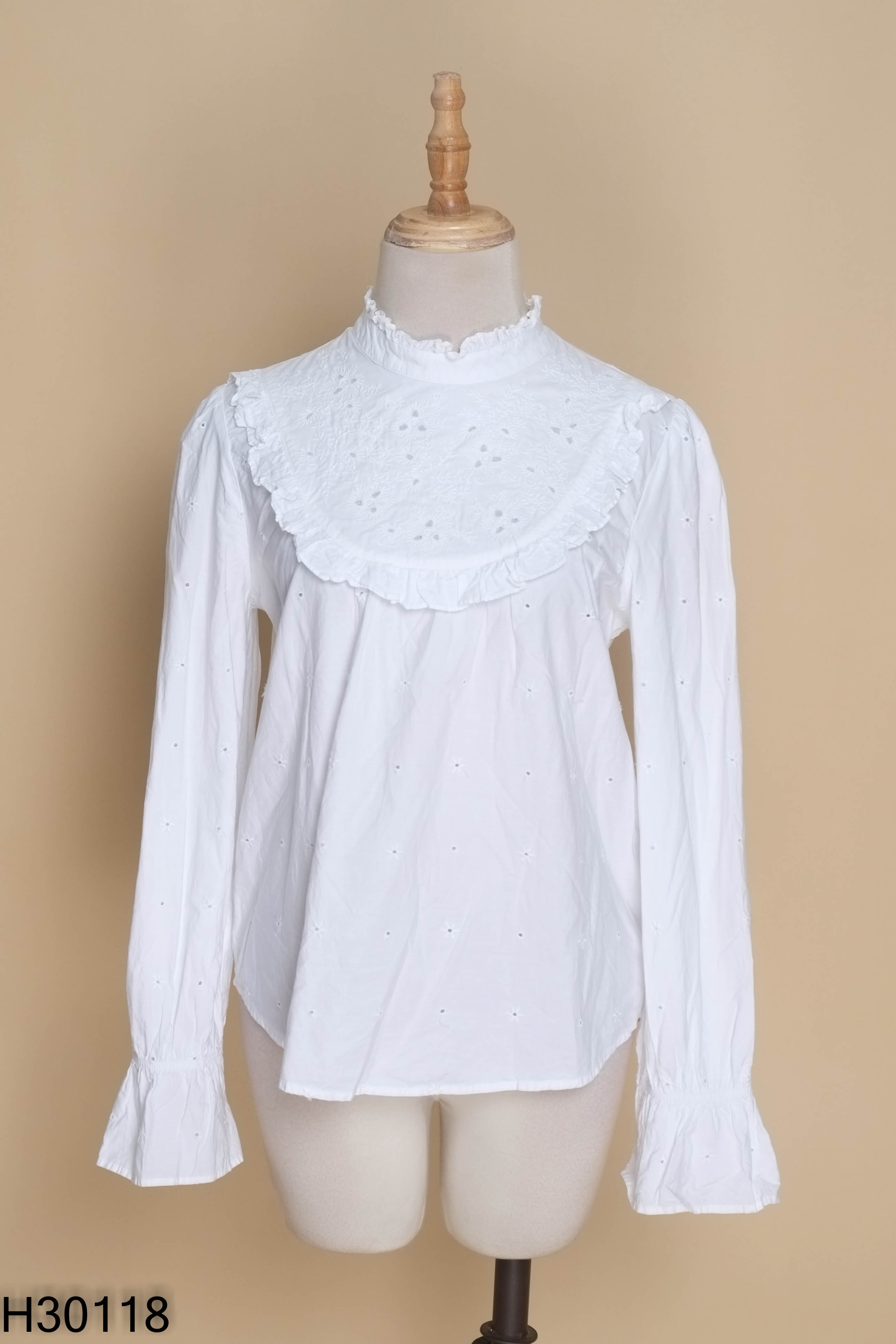 Áo ZARA trắng cổ bèo