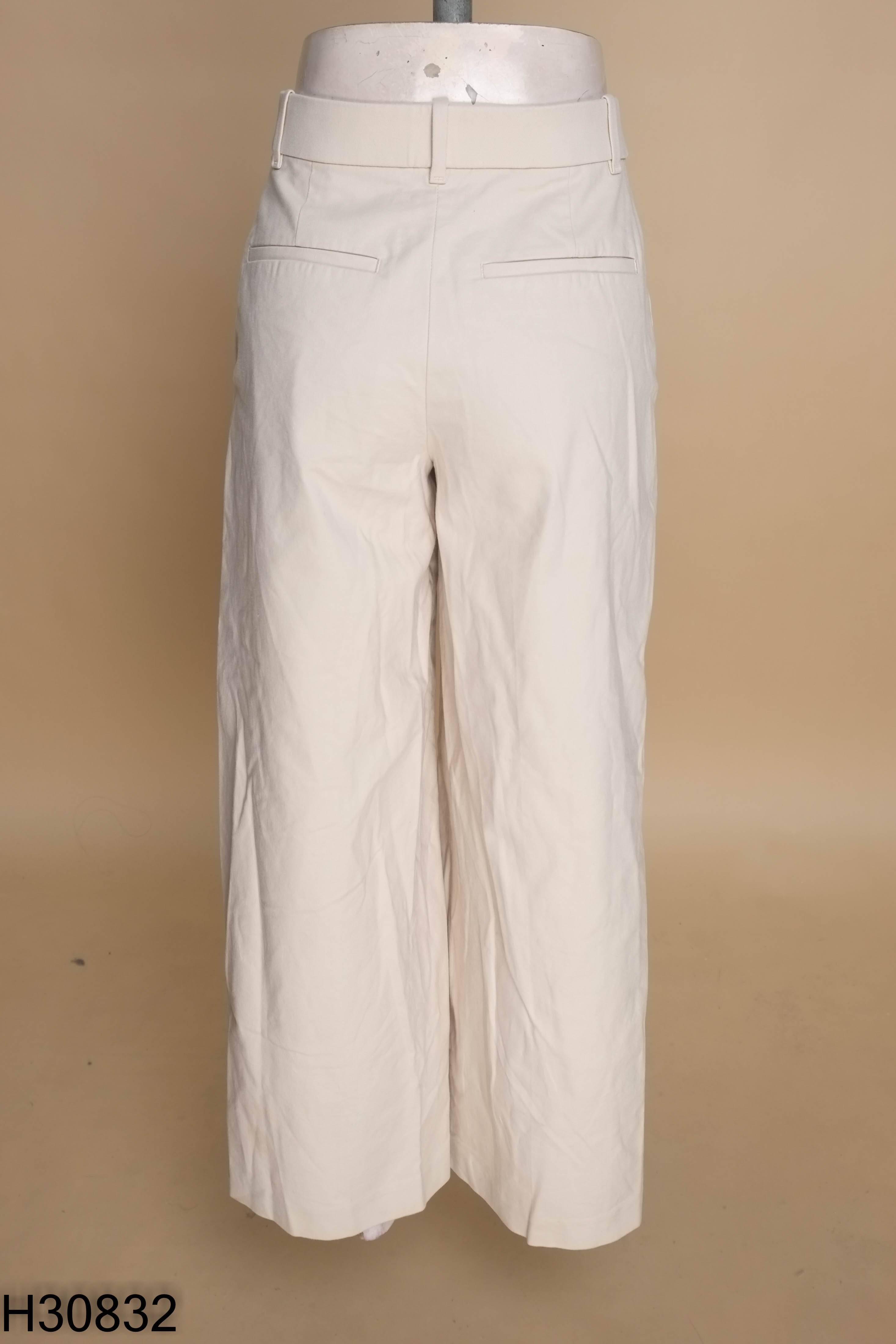 Quần UNIQLO hồng be