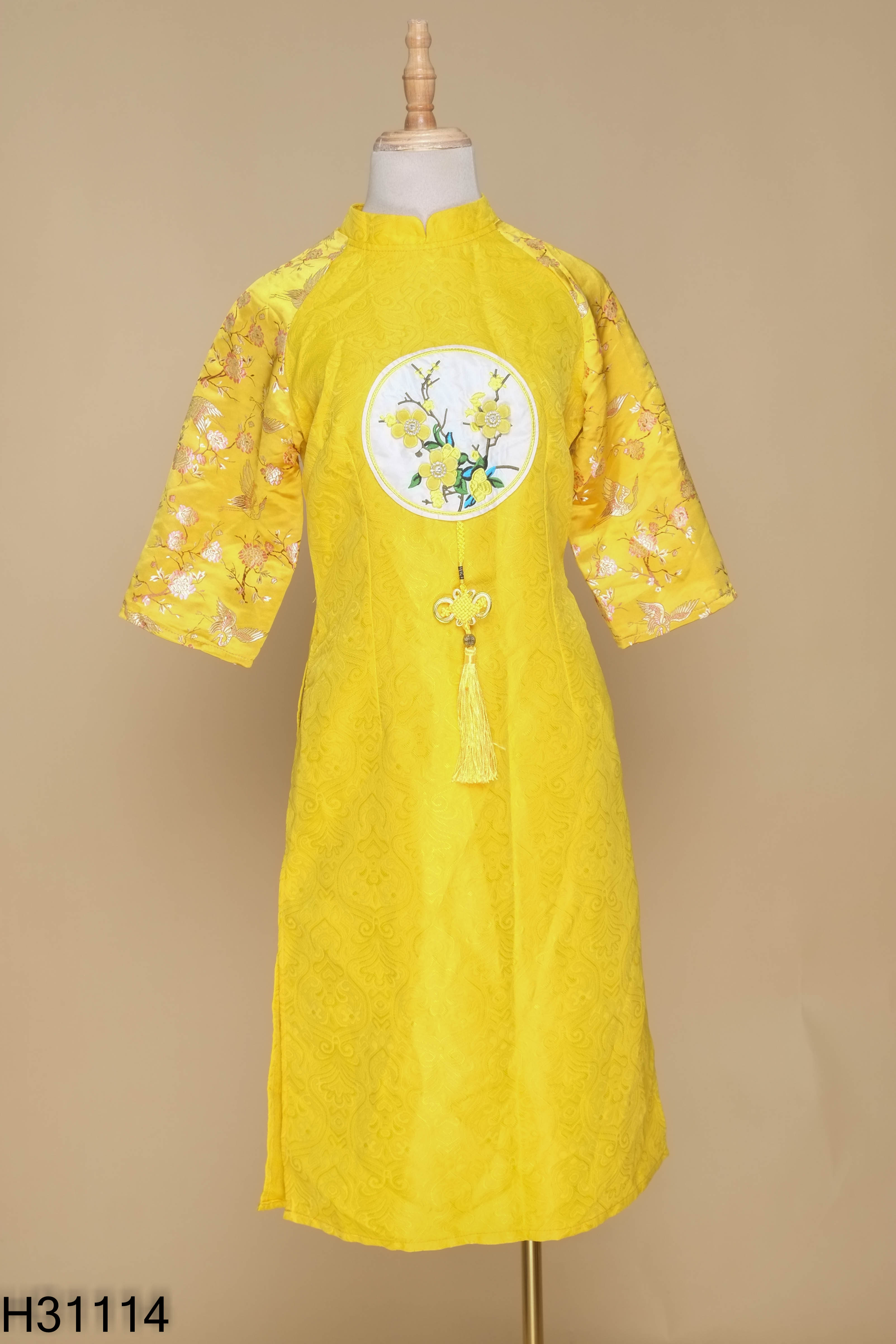 Áo dài vàng họa tiết