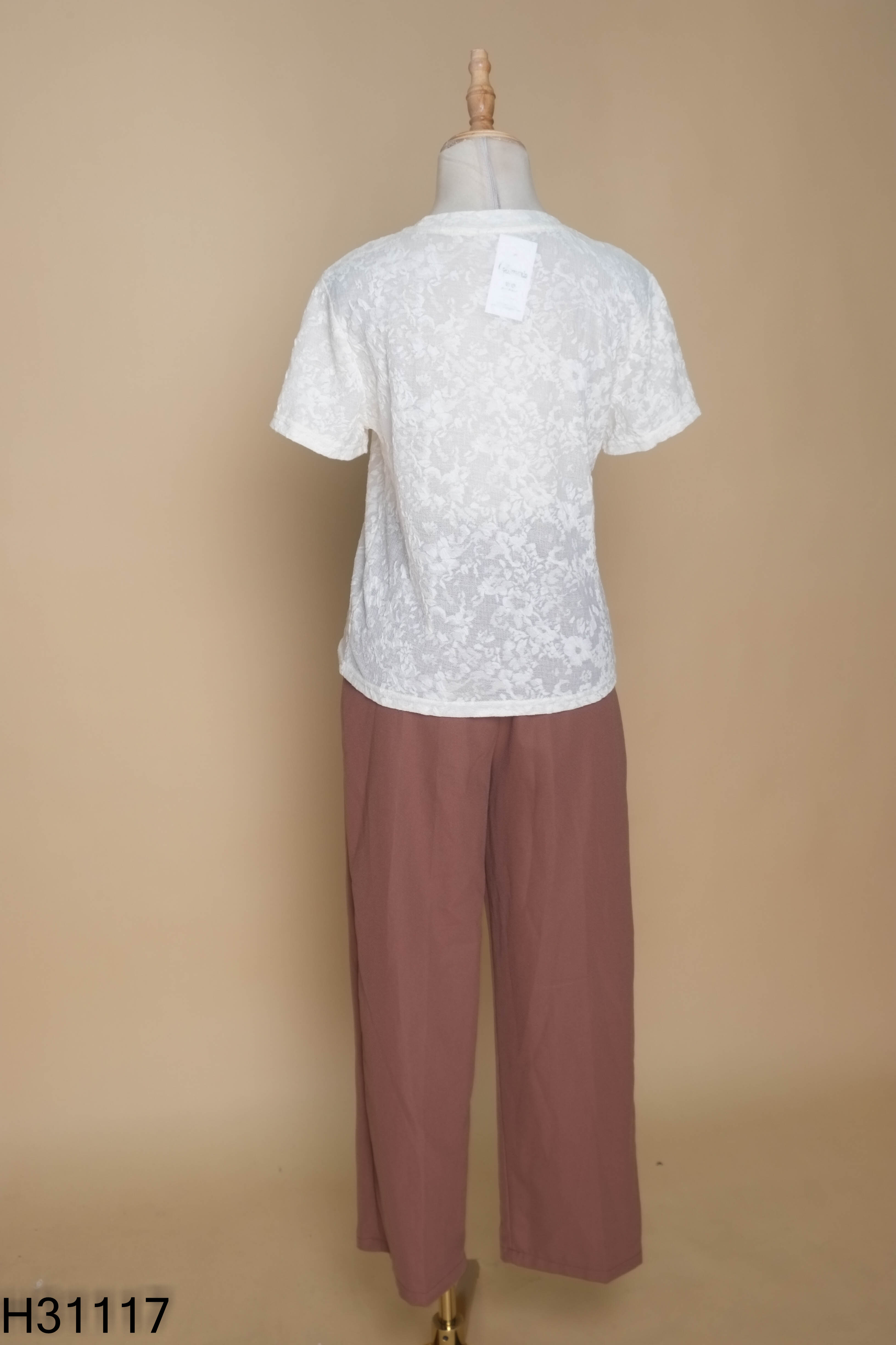 Set áo dệt kim be + quần dài nâu
