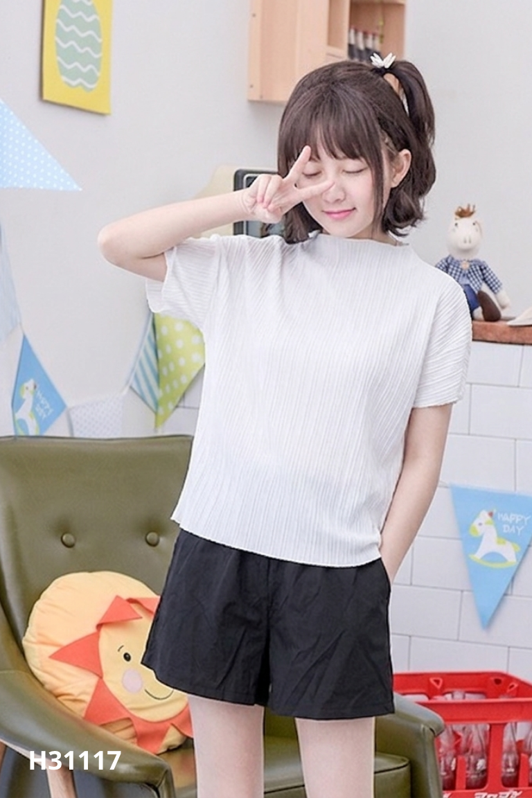 Set áo thun trắng + Quần short đen