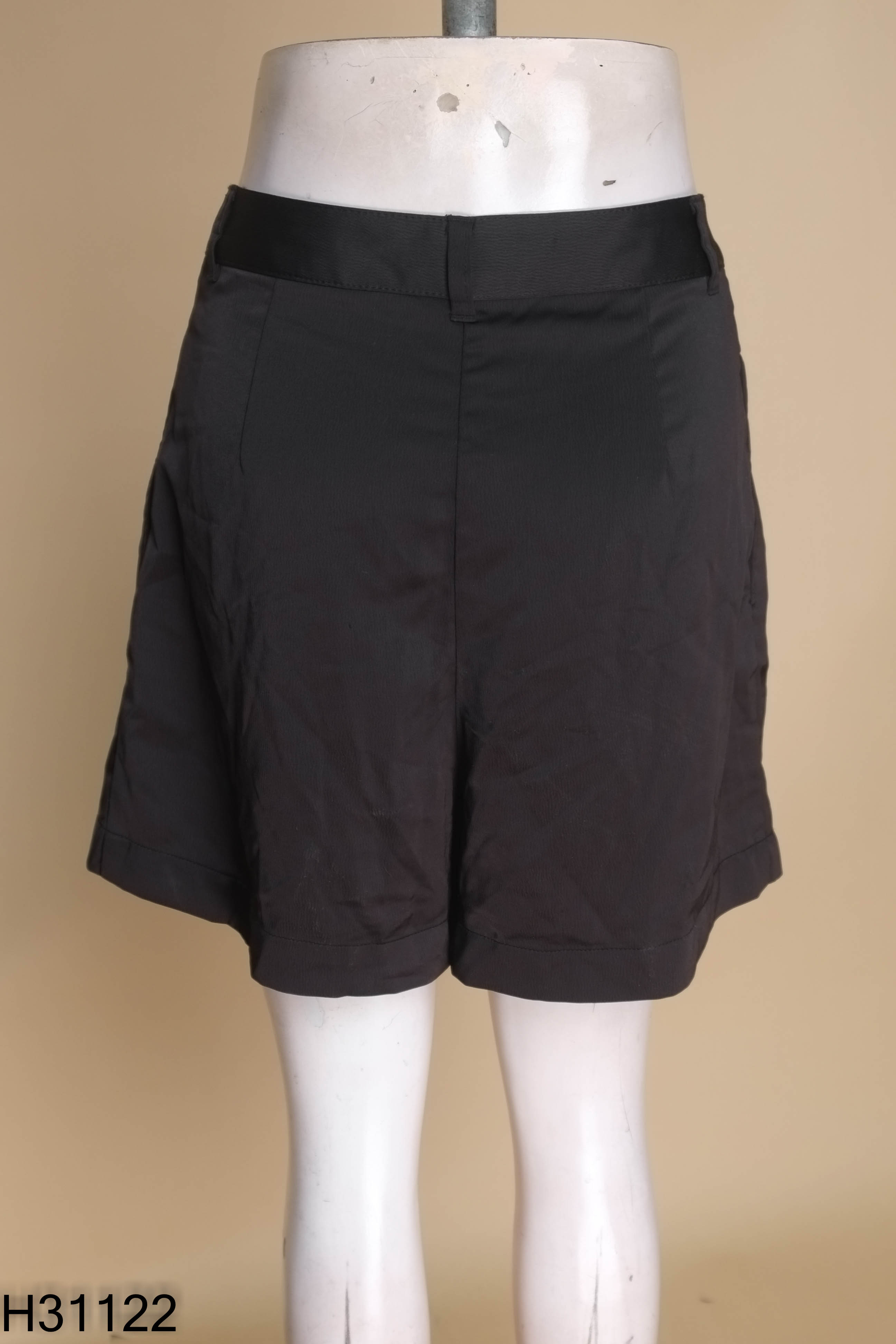 Quần shorts đen CANIFA