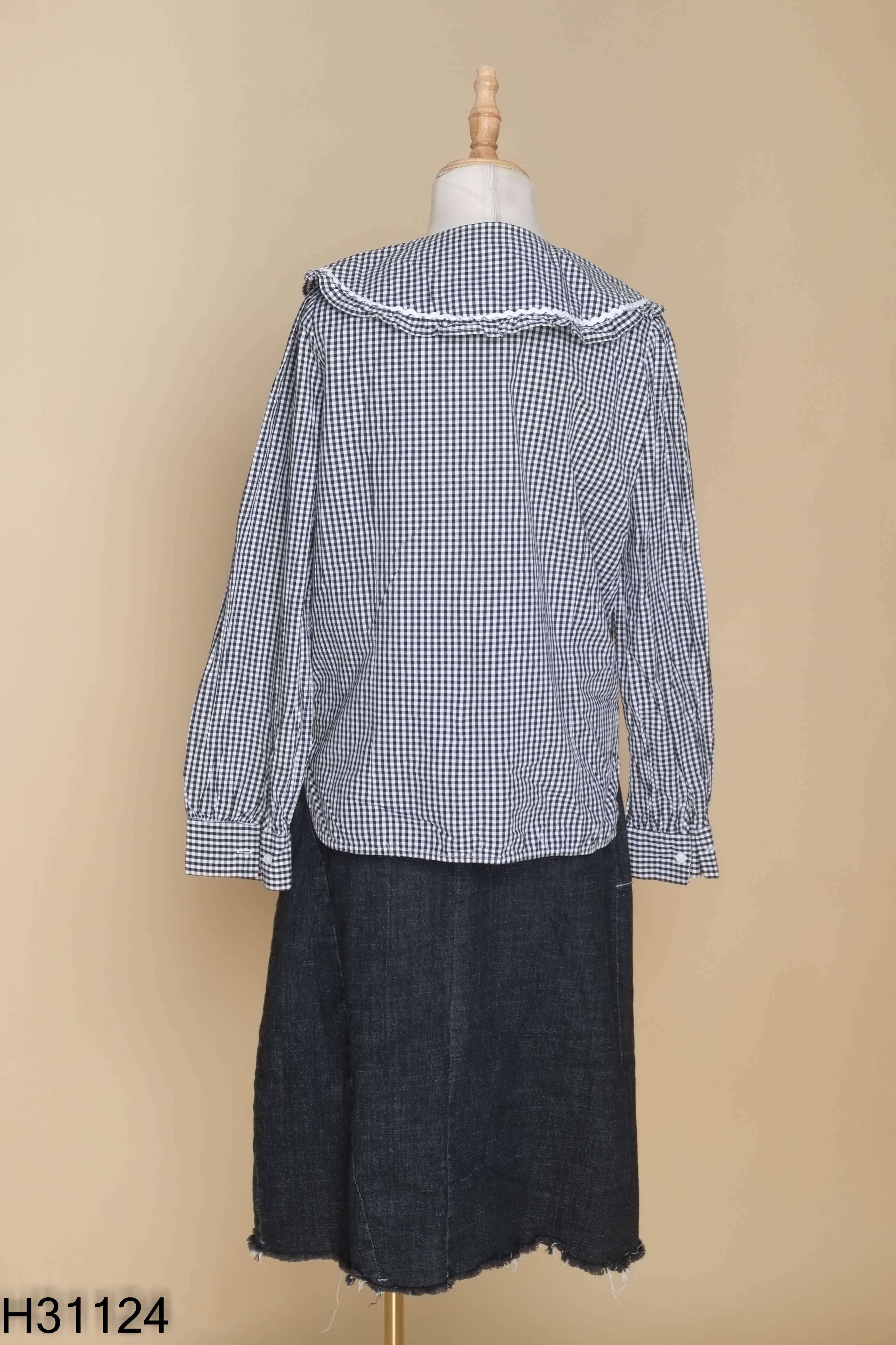 Set áo kẻ đen+váy