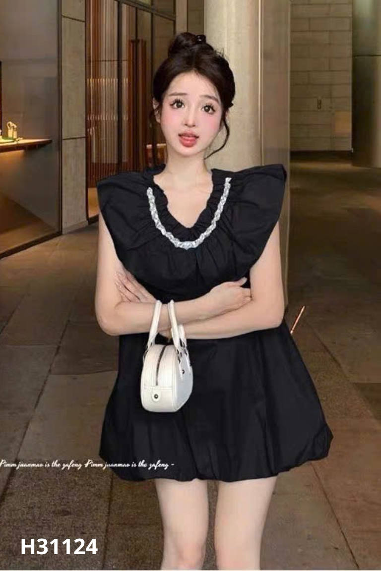 NEWTAG váy đen sát nách đính hạt