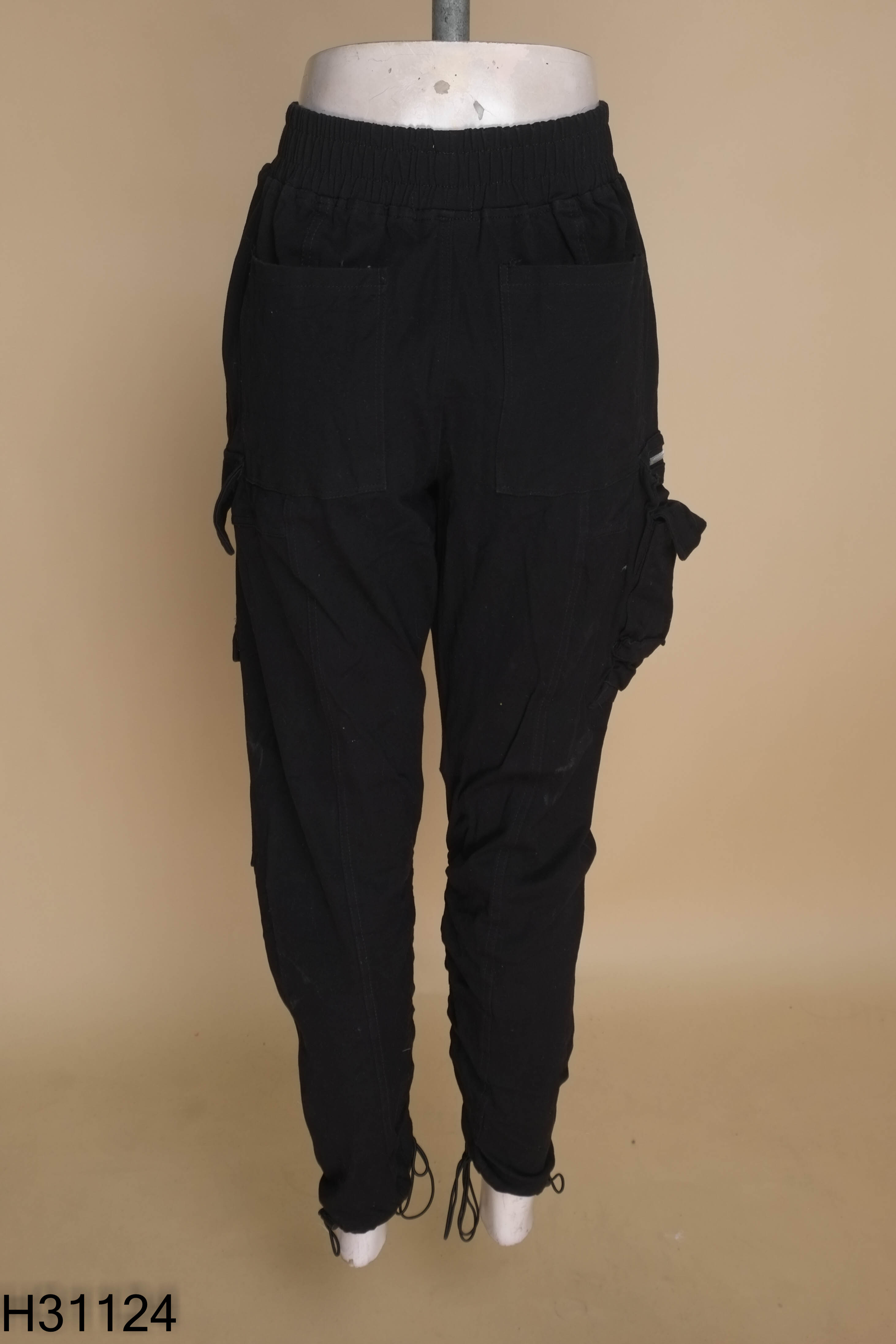 Quần jeans đen hộp GM JOGGER