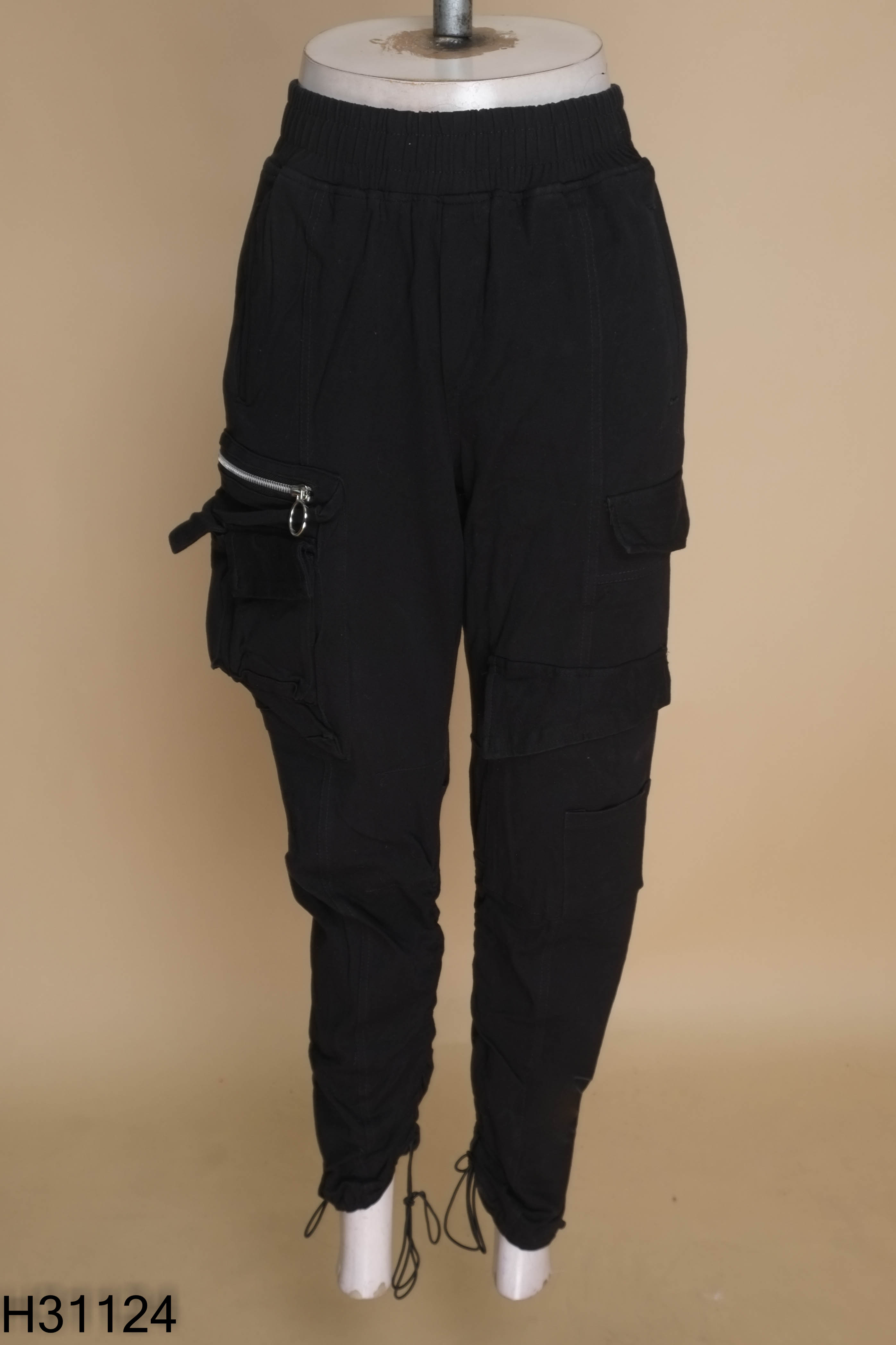 Quần jeans đen hộp GM JOGGER
