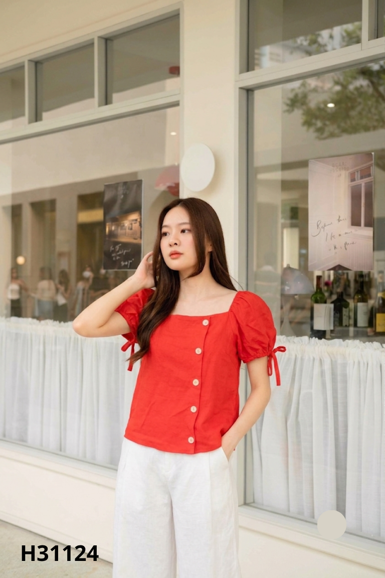Set đỏ YN+quần suông trắng