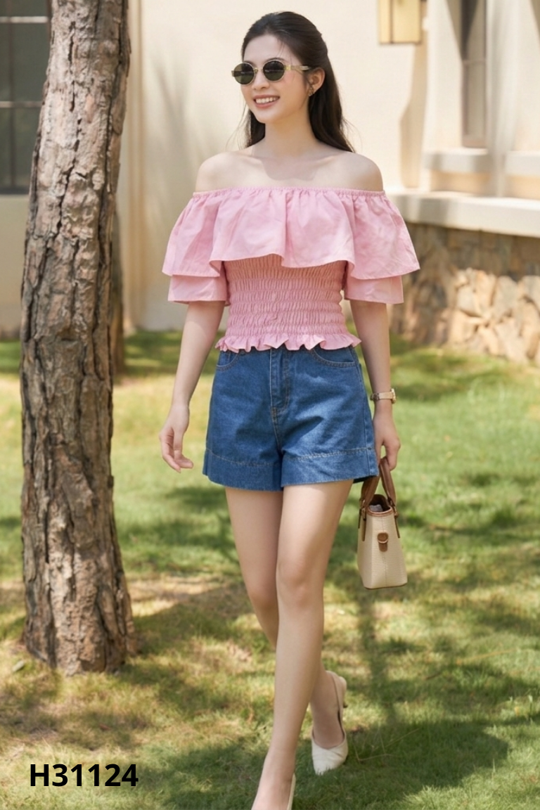 Set hồng trễ vai+quần jeans xanh