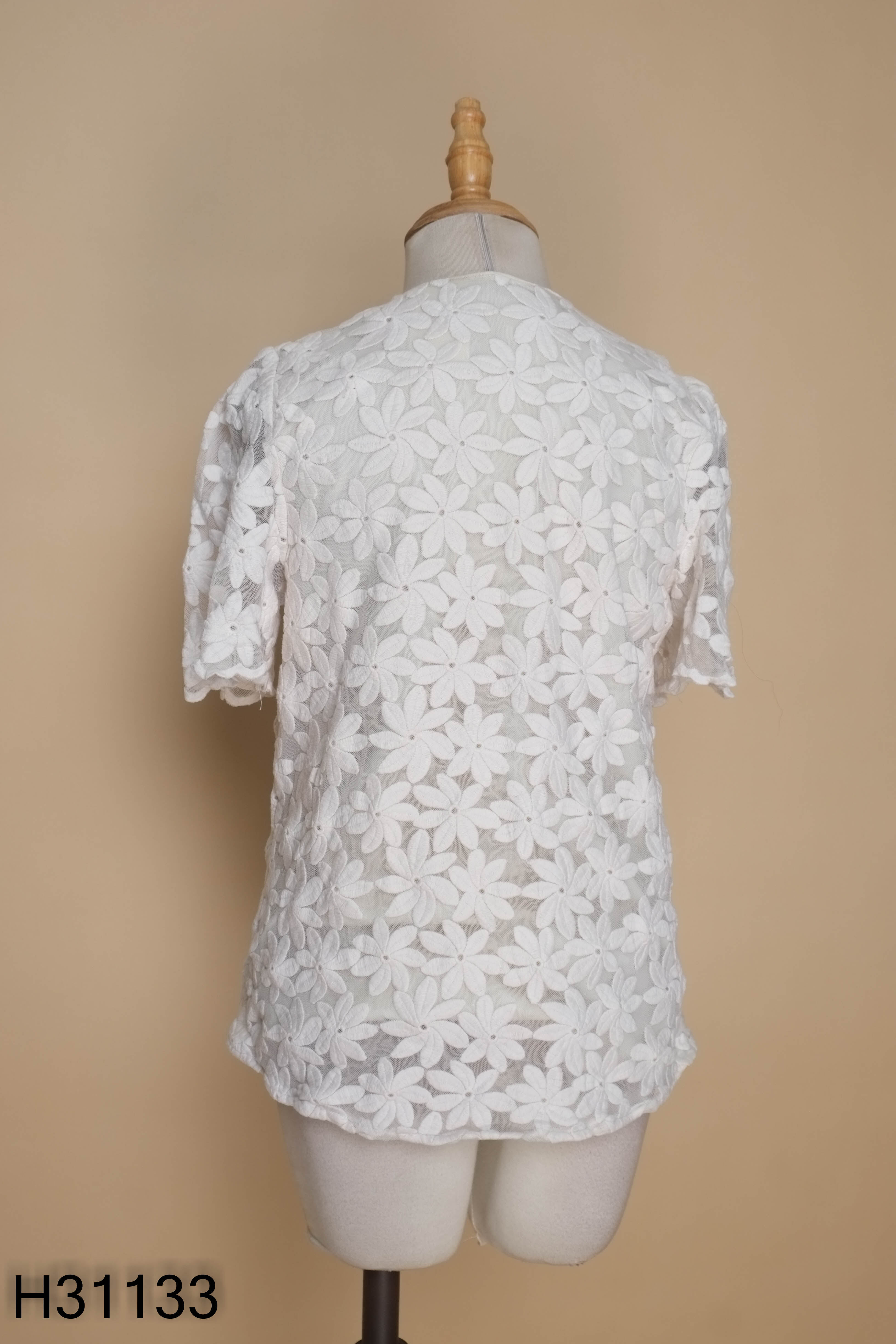 Áo OLV BOUTIQUE trắng thêu hoa