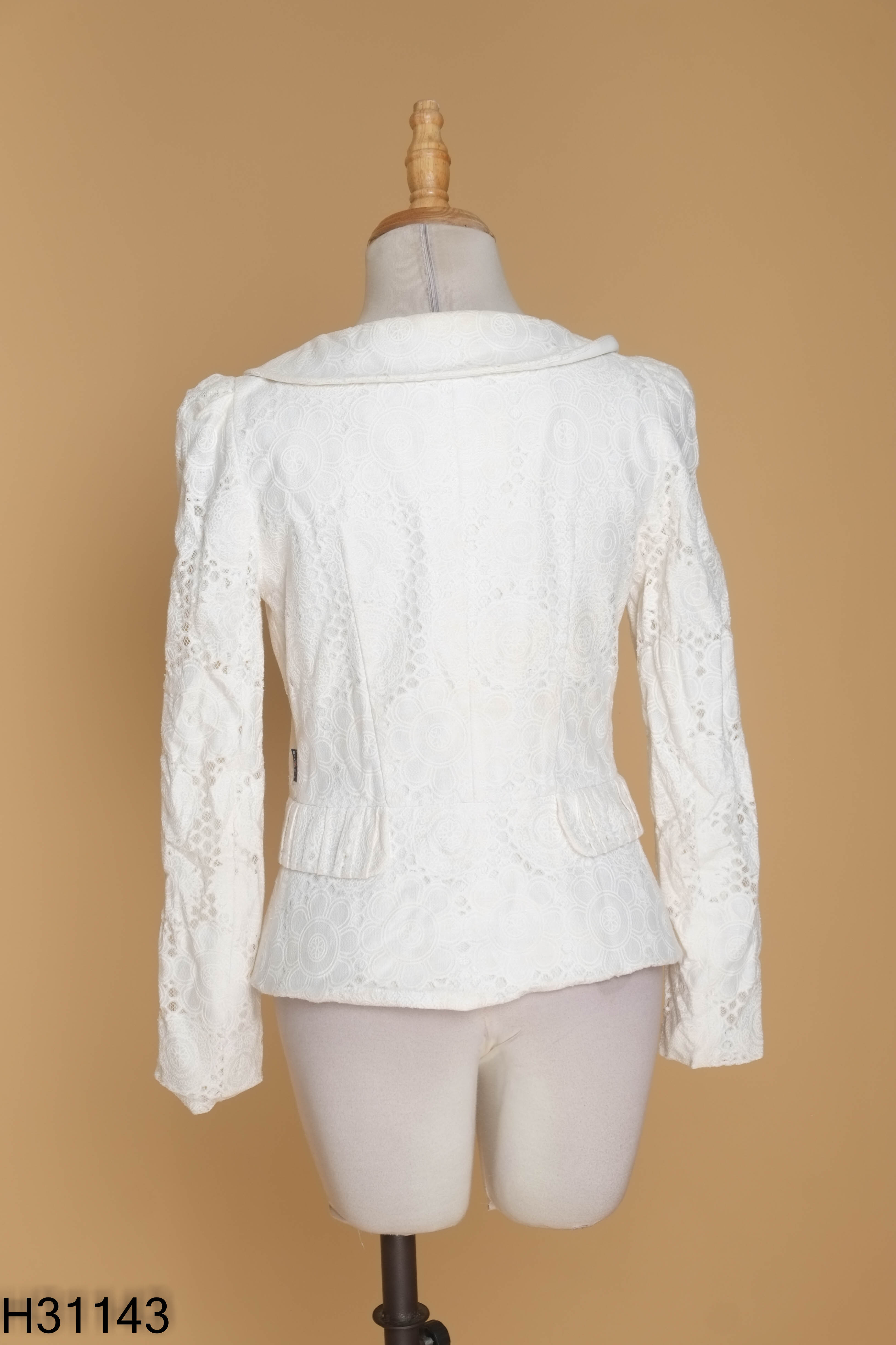 Áo khoác vest be hoạ tiết