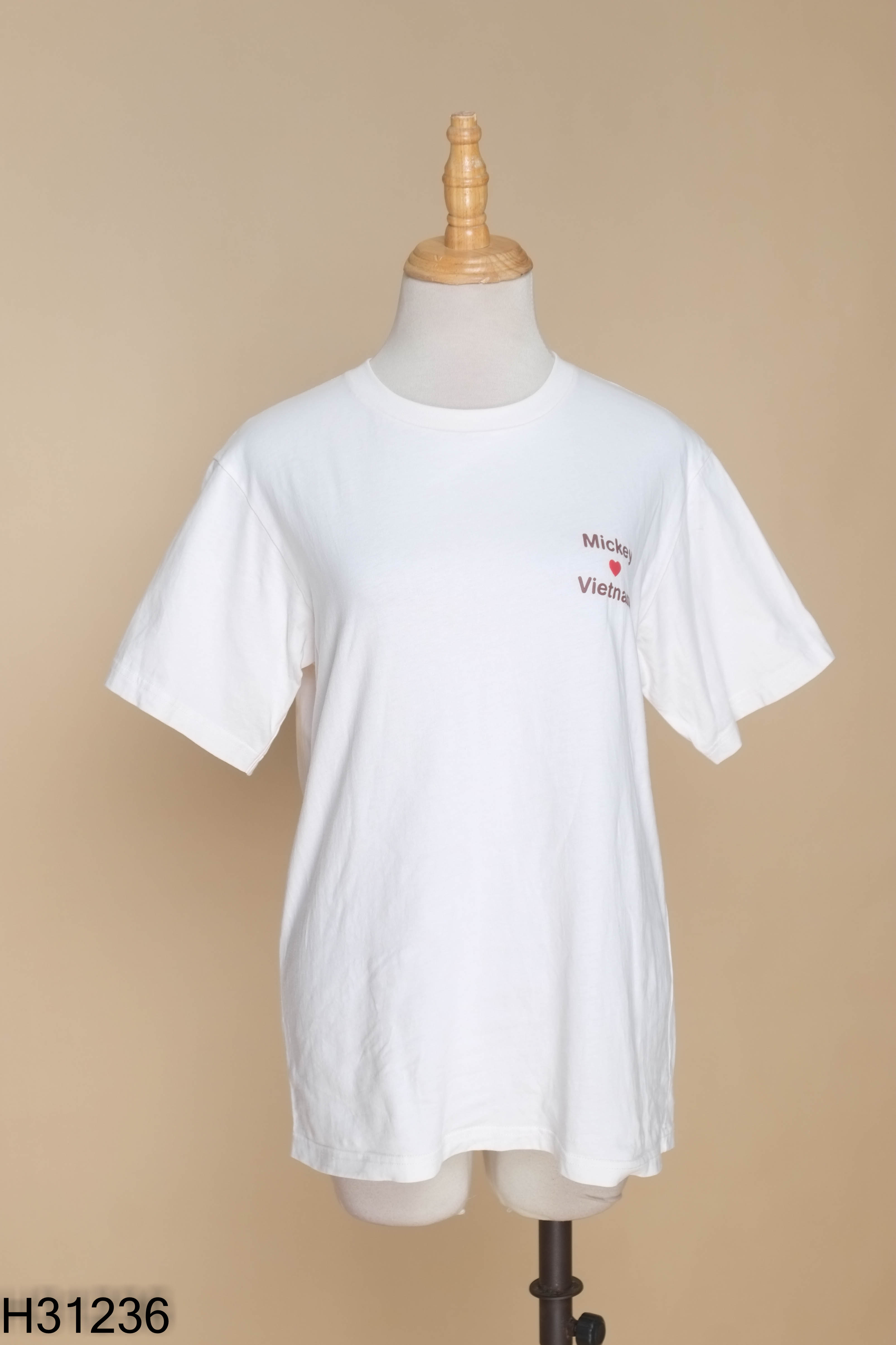 Áo thun be UNIQLO in hình