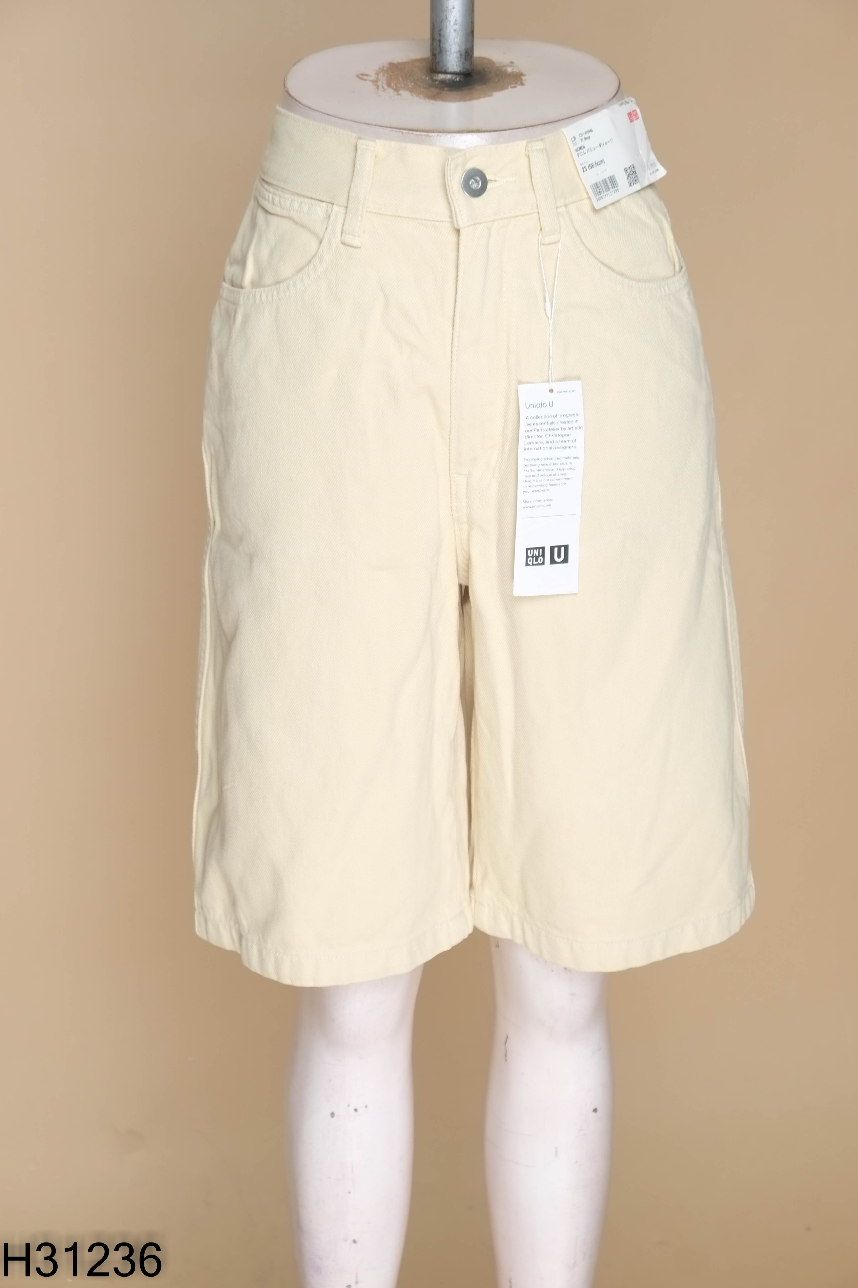 Quần shorts UNIQLO vàng nhạt kaki