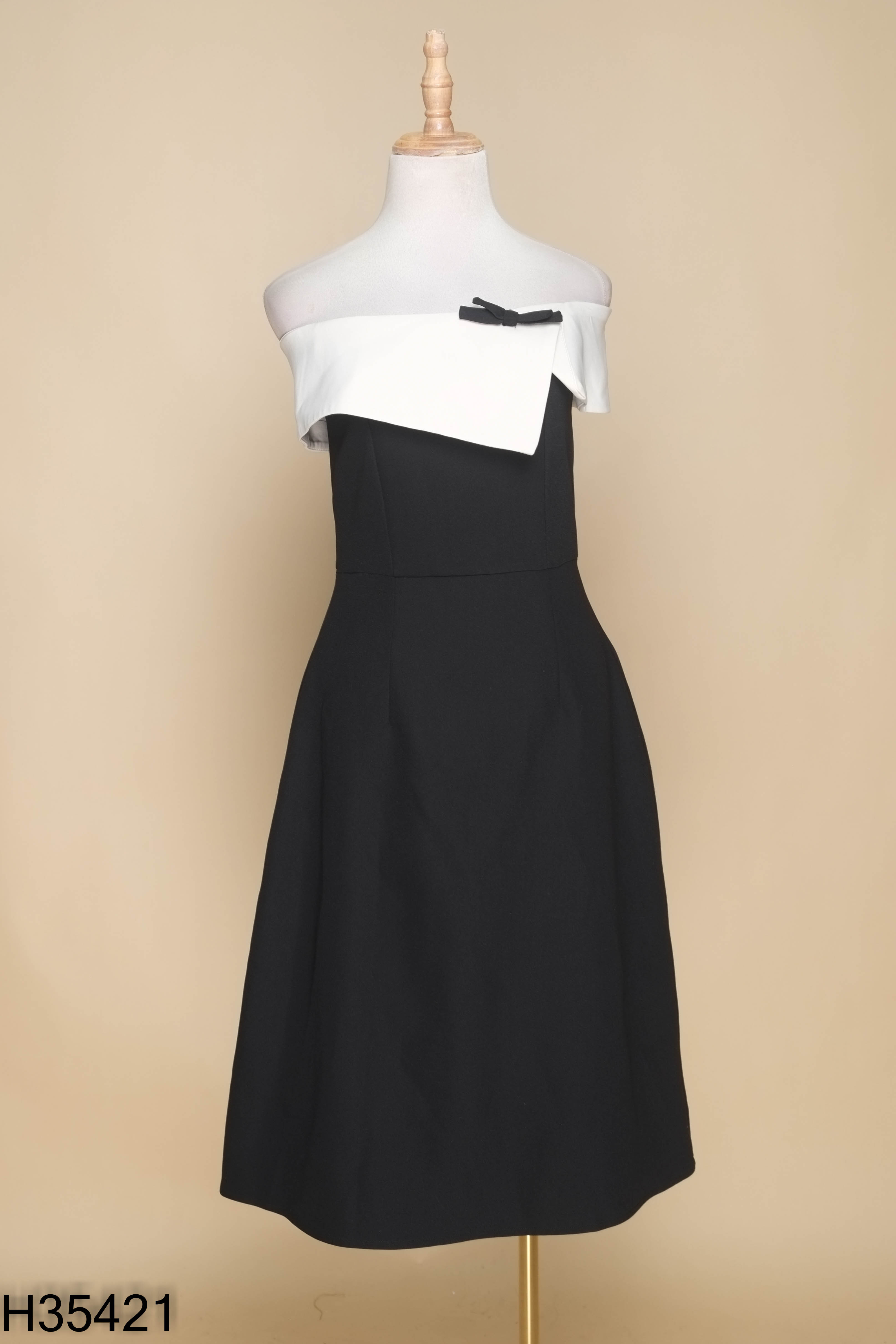 Váy TOPSHOP đem mix be