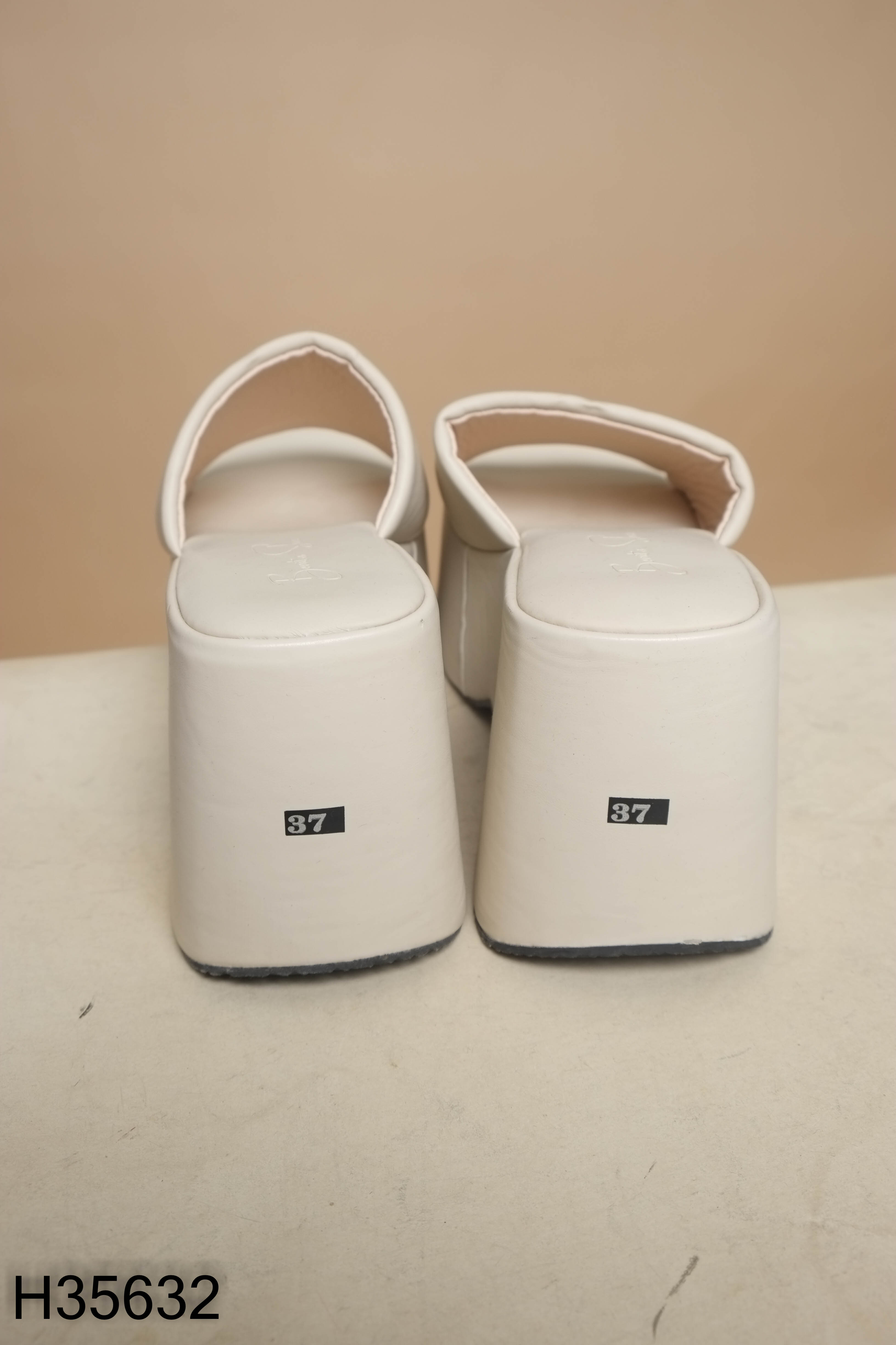 Dép đế cao be