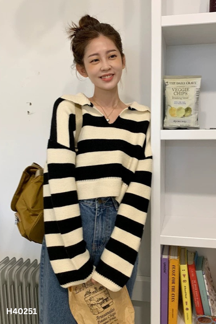 Áo len trắng phối đen kẻ ngang