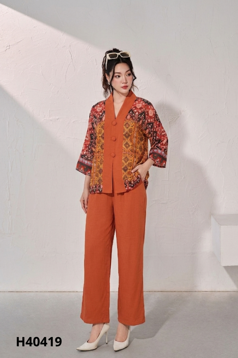 Set ASHYLEY áo họa tiết + quần nâu