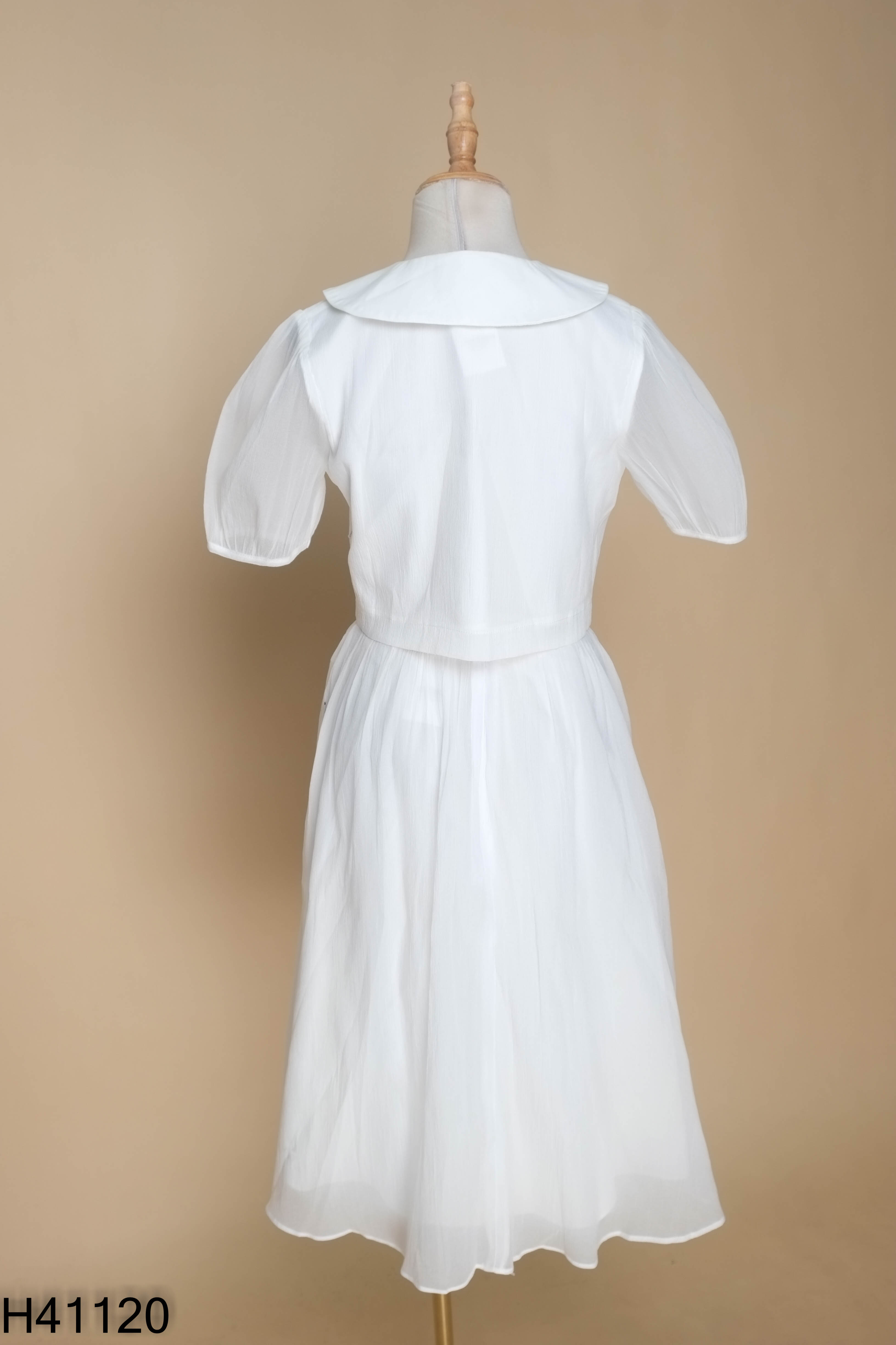 SET áo CHARME trắng+ chân váy