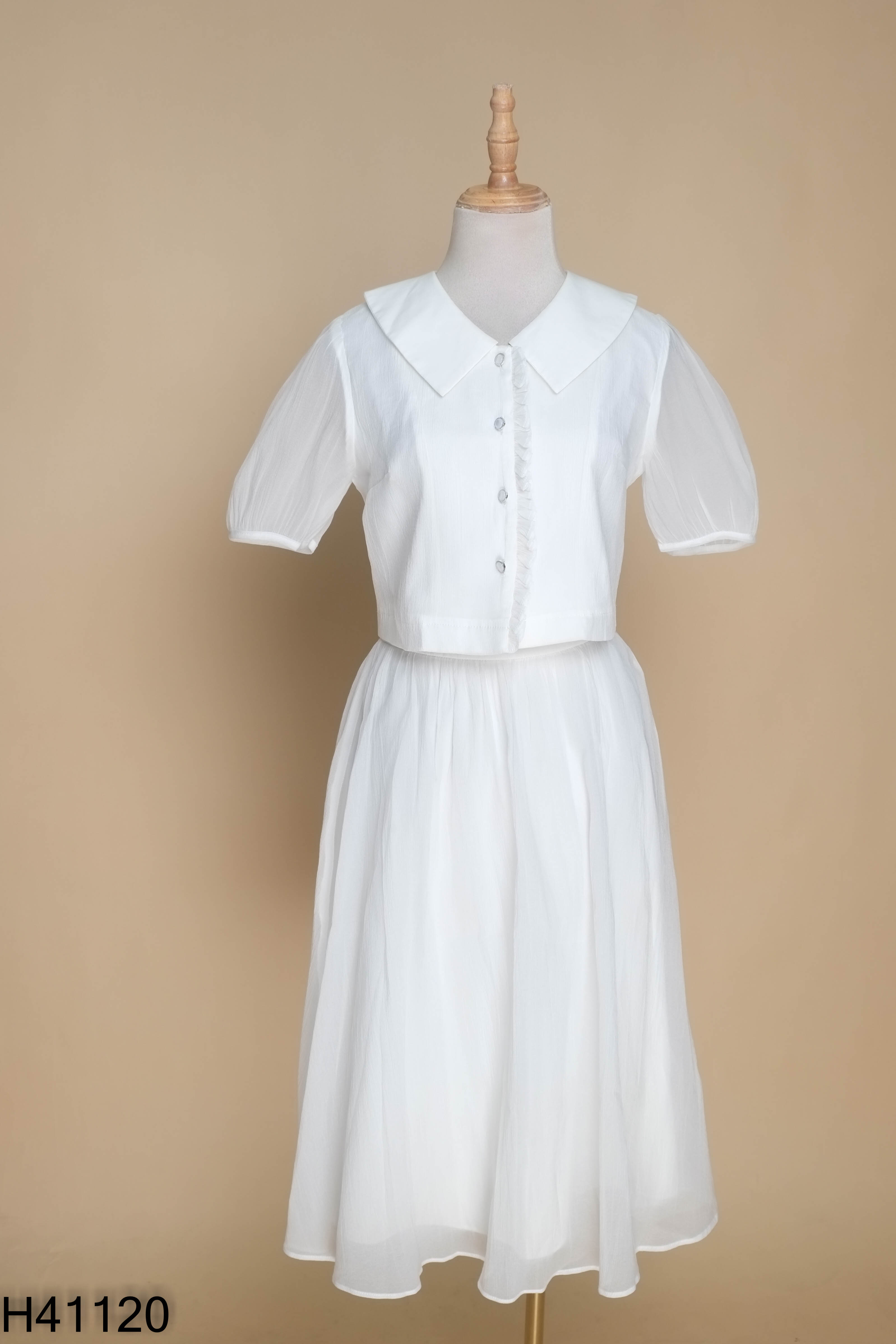 SET áo CHARME trắng+ chân váy