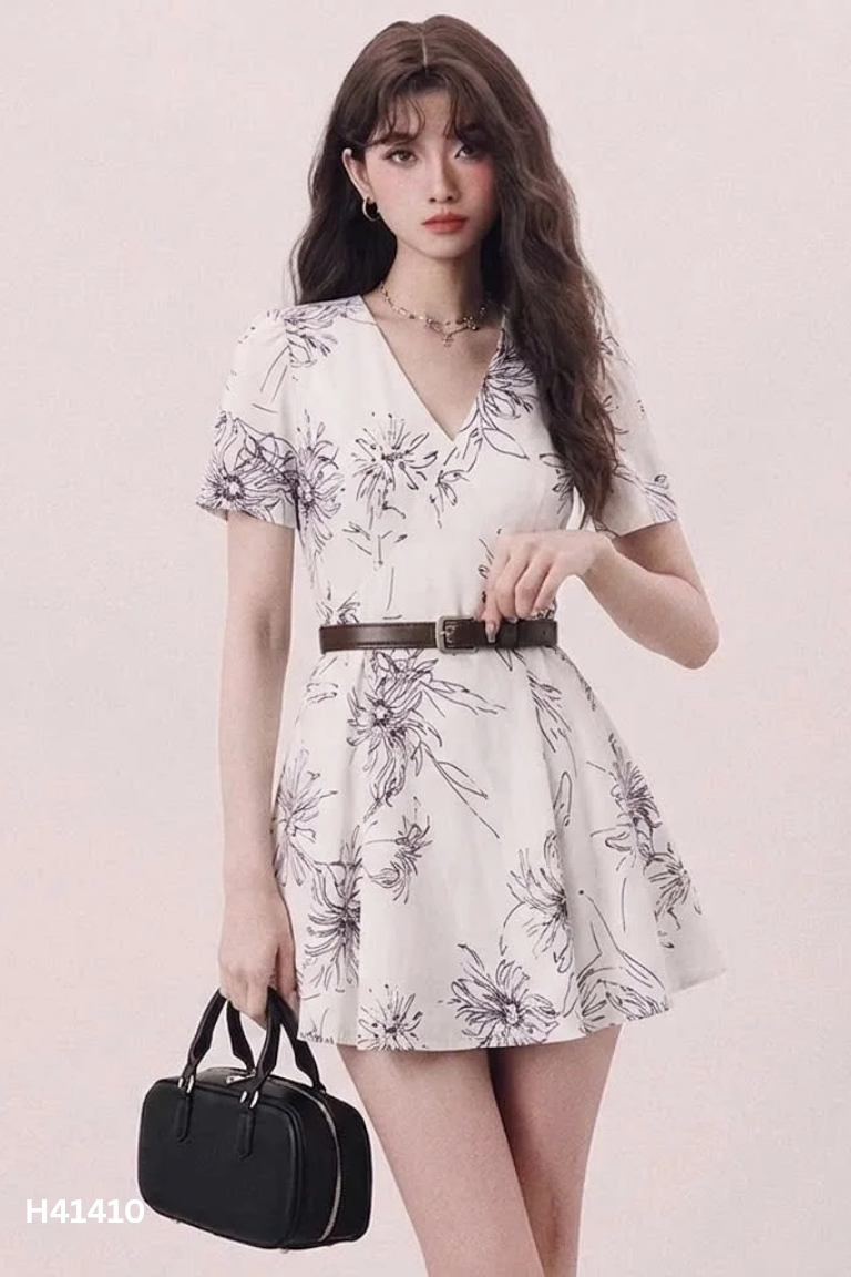 Váy voan trắng họa tiết hoa