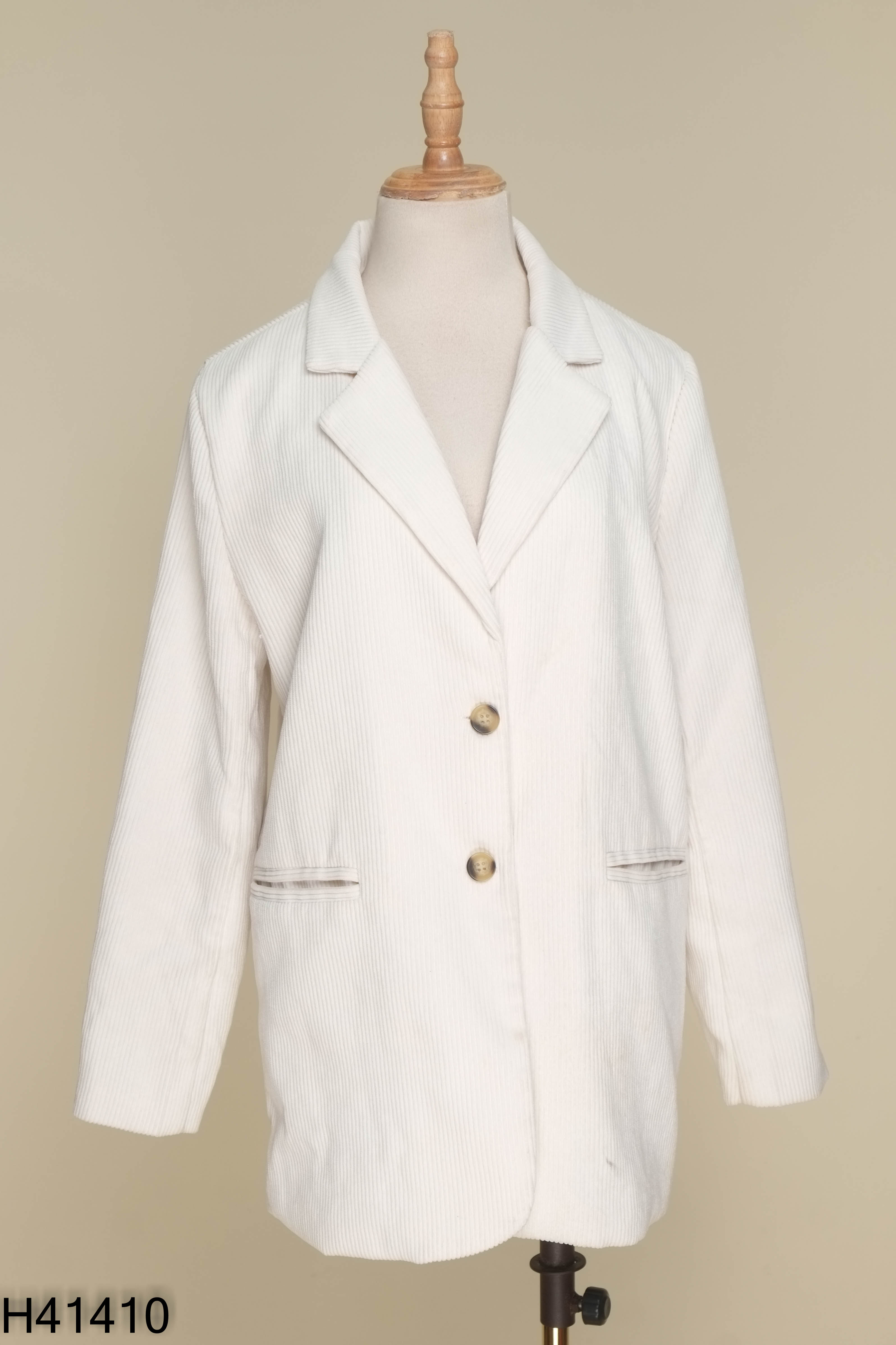 Áo blazer nhung tăm trắng
