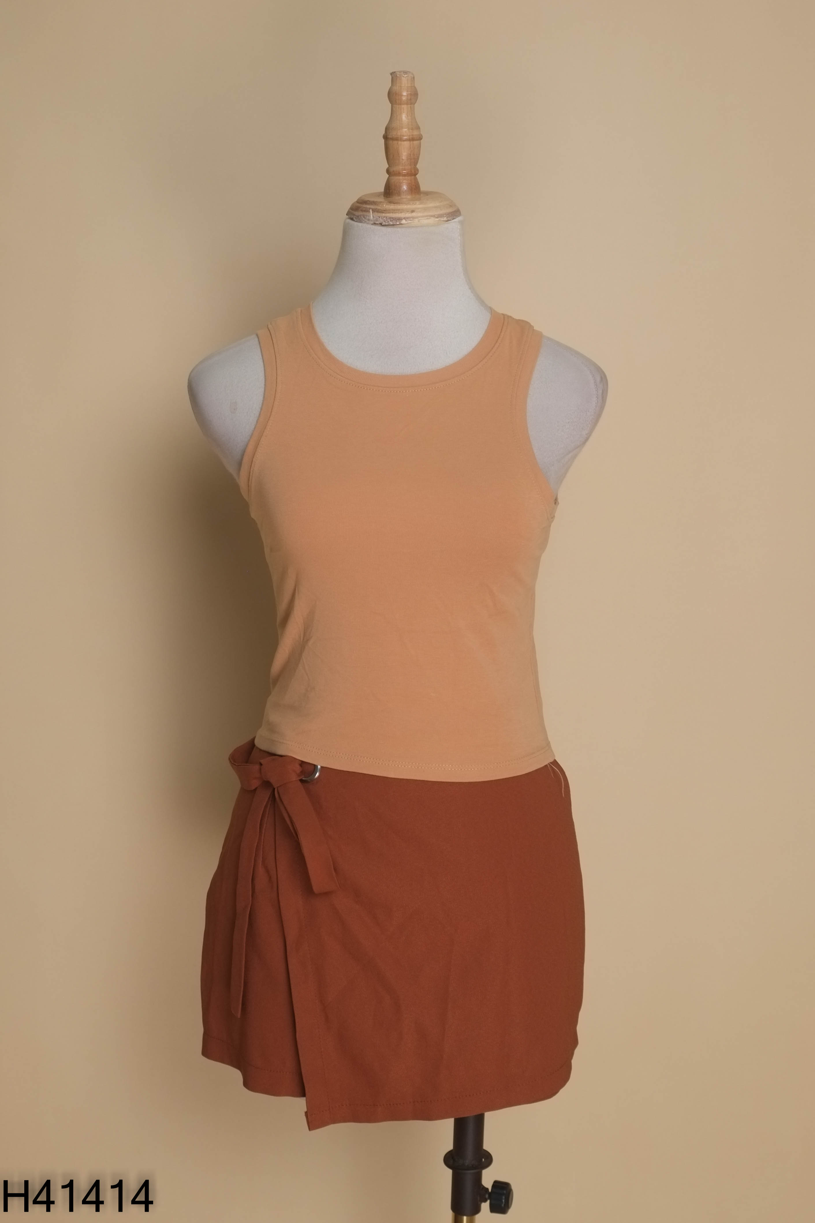 Set áo thun nâu + quần nâu đỏ