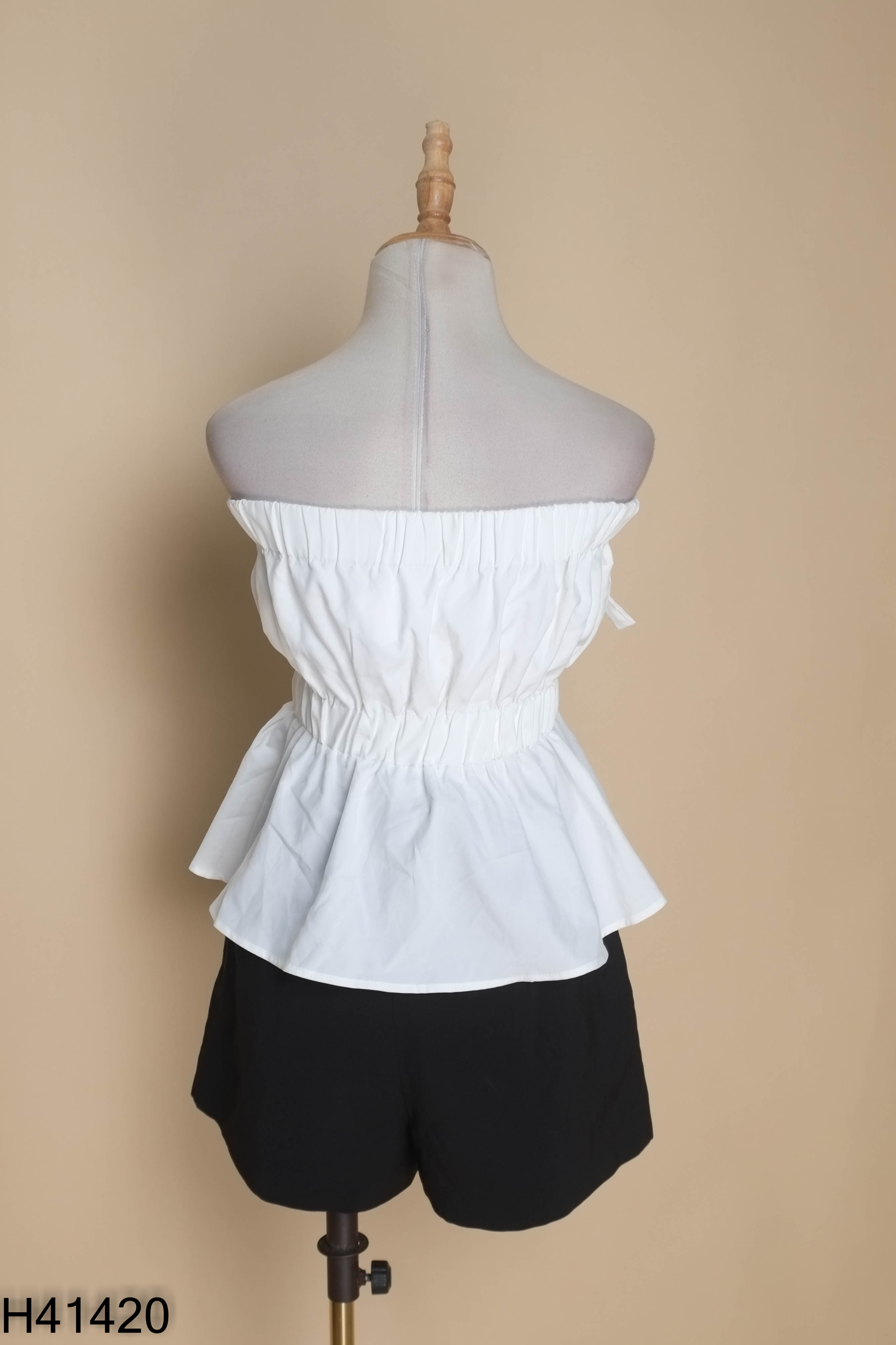 Set áo quây trắng + quần short đen trơn