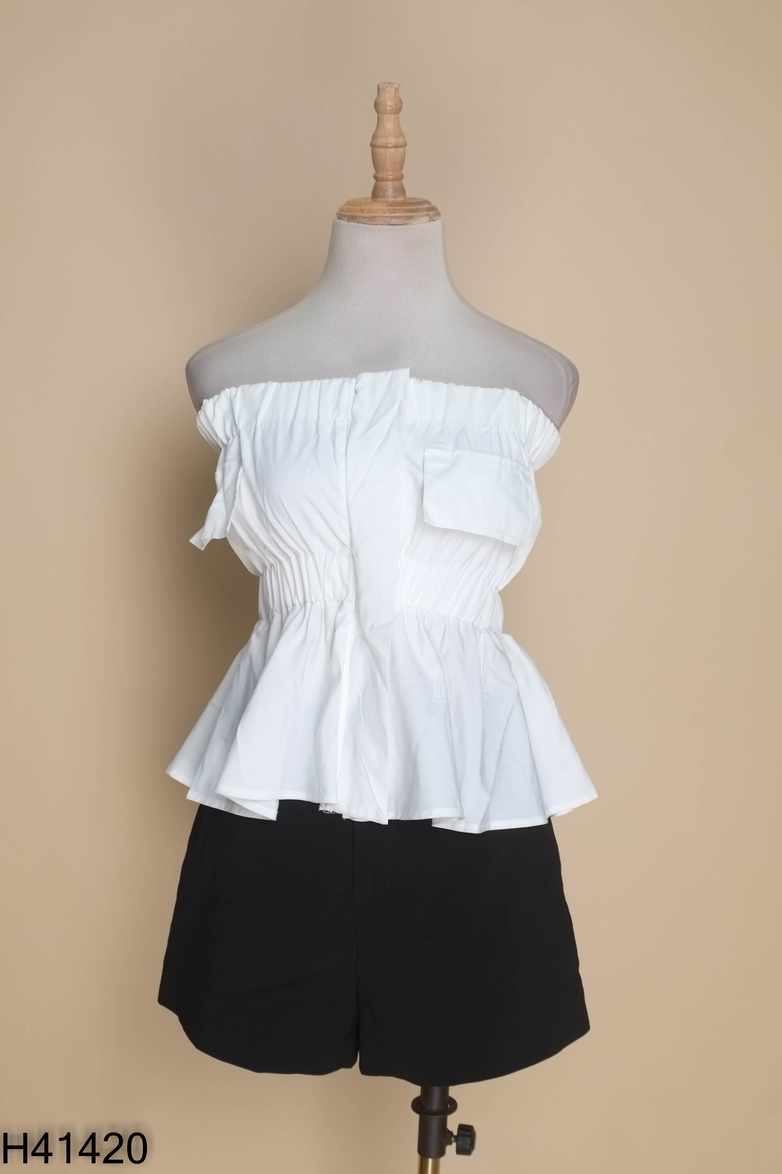 Set áo quây trắng + quần short đen trơn