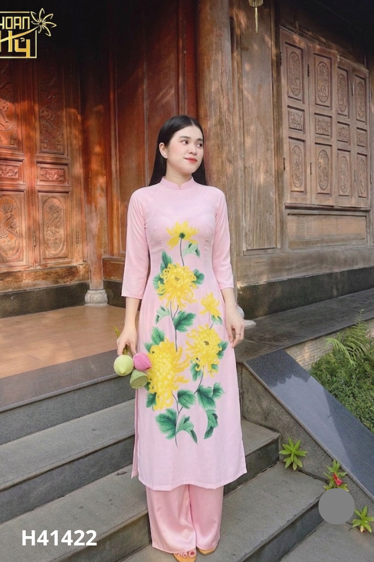 Áo dài tím hoa vàng