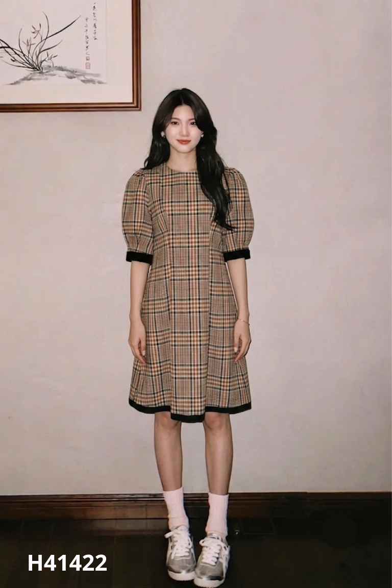 Váy dạ nâu kẻ CUNNIE STORE