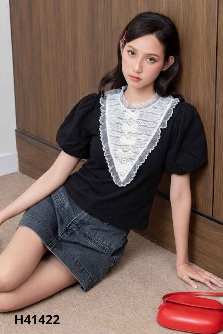 Áo thun đen cổ lưới