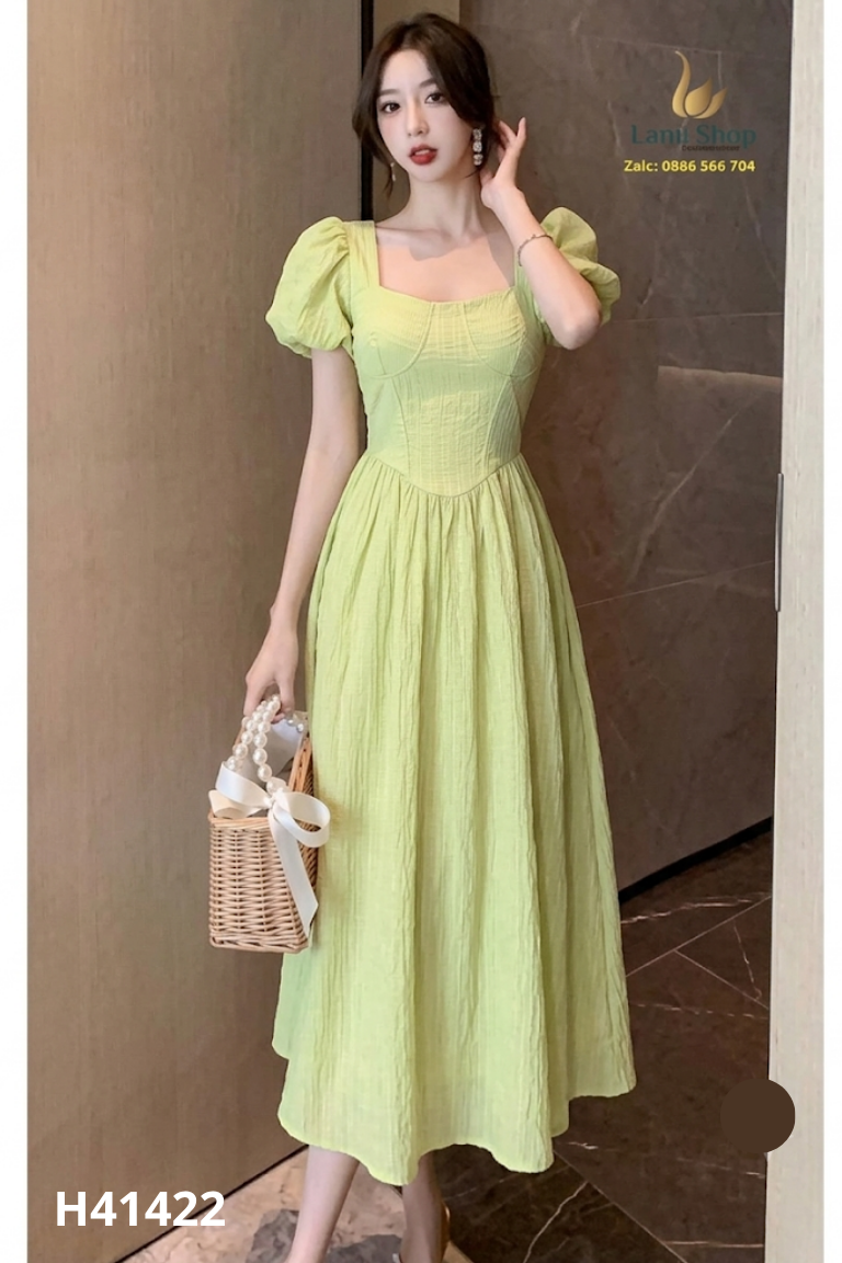 Váy xanh cổ vuông tay bồng
