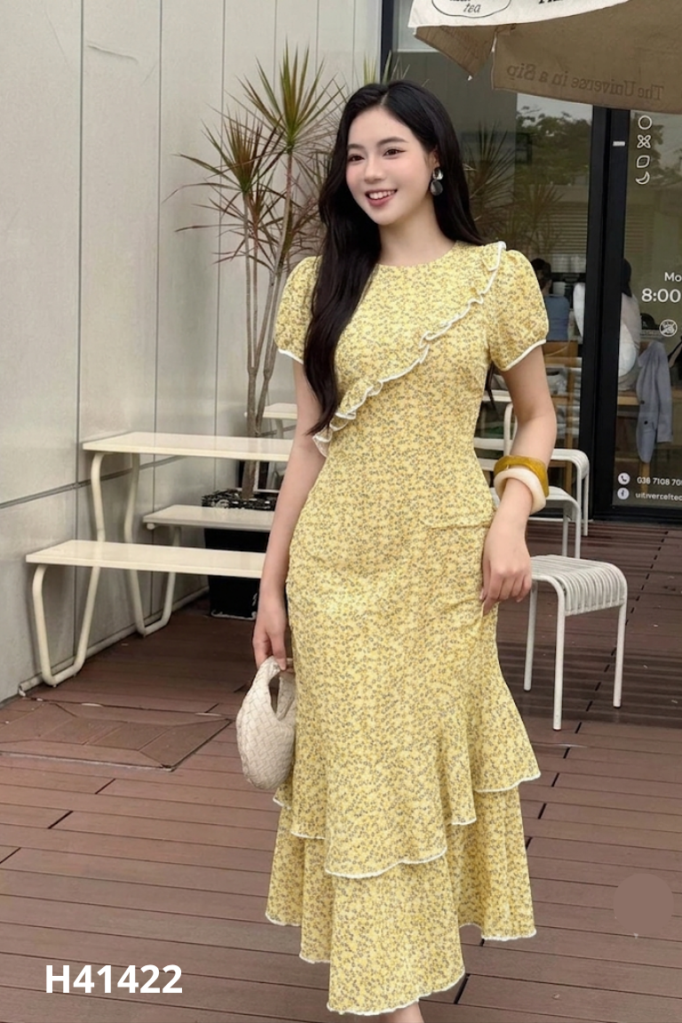 Váy vàng hoa nhí bèo