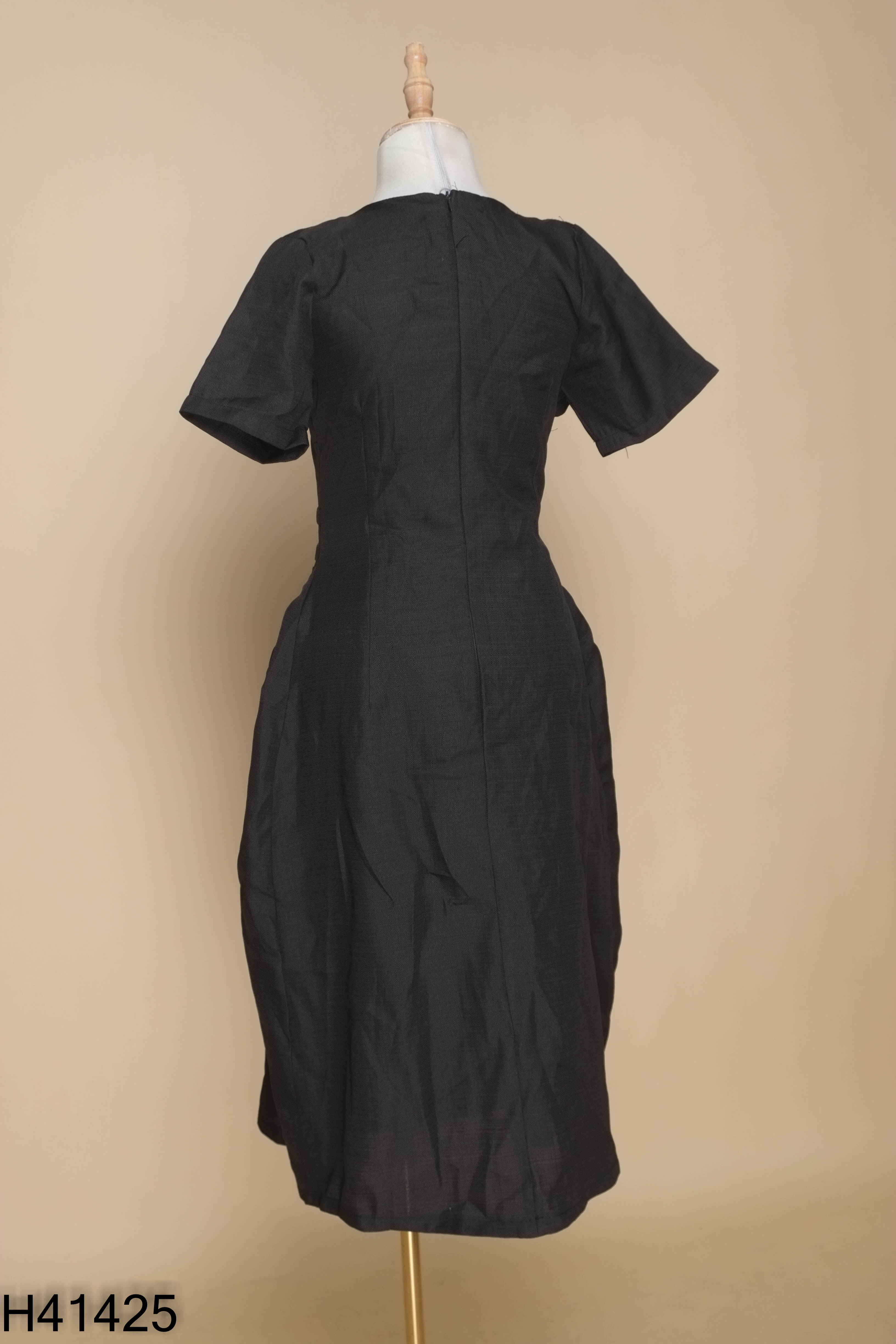 Váy dài đen TN FASHION cổ vuông