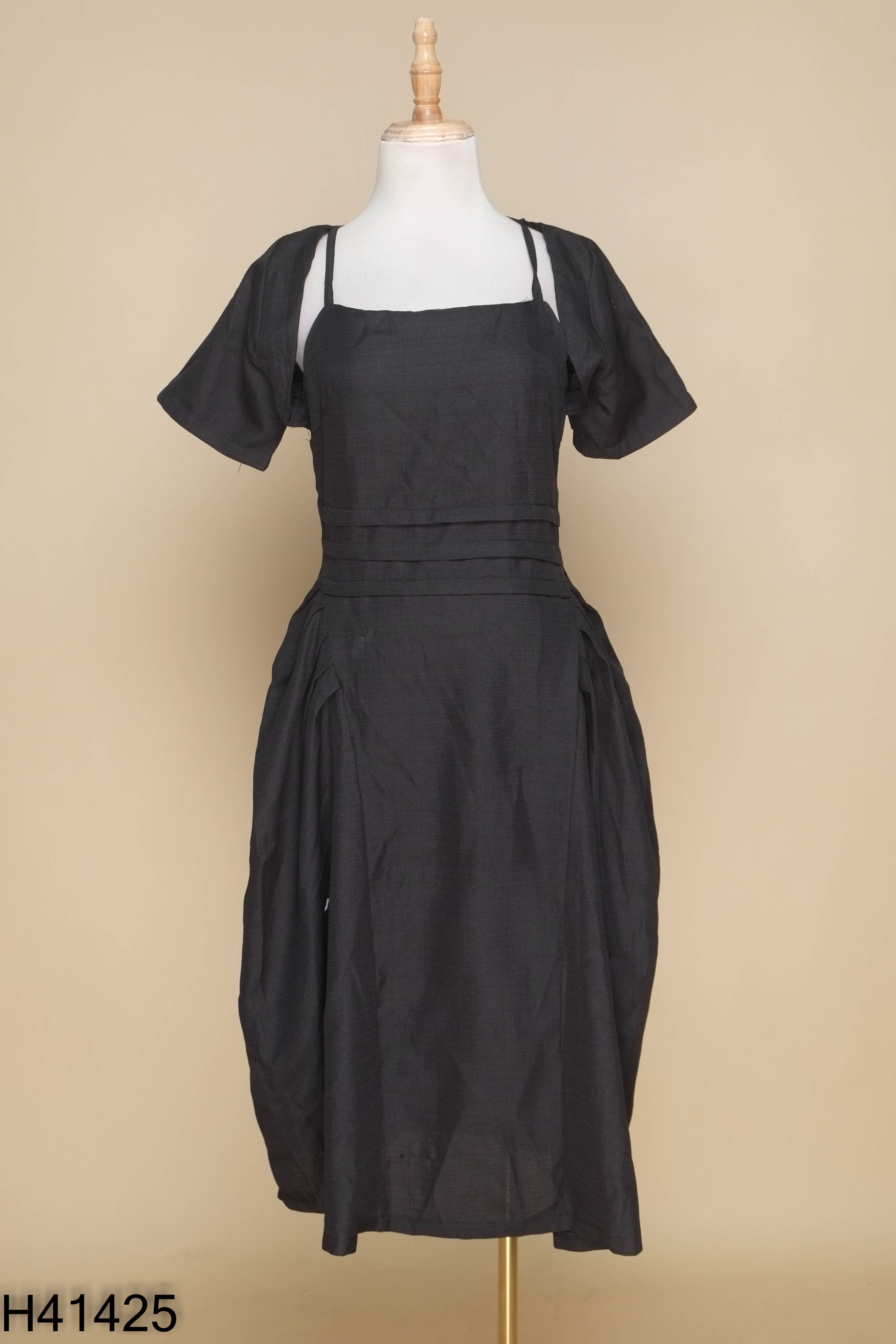 Váy dài đen TN FASHION cổ vuông