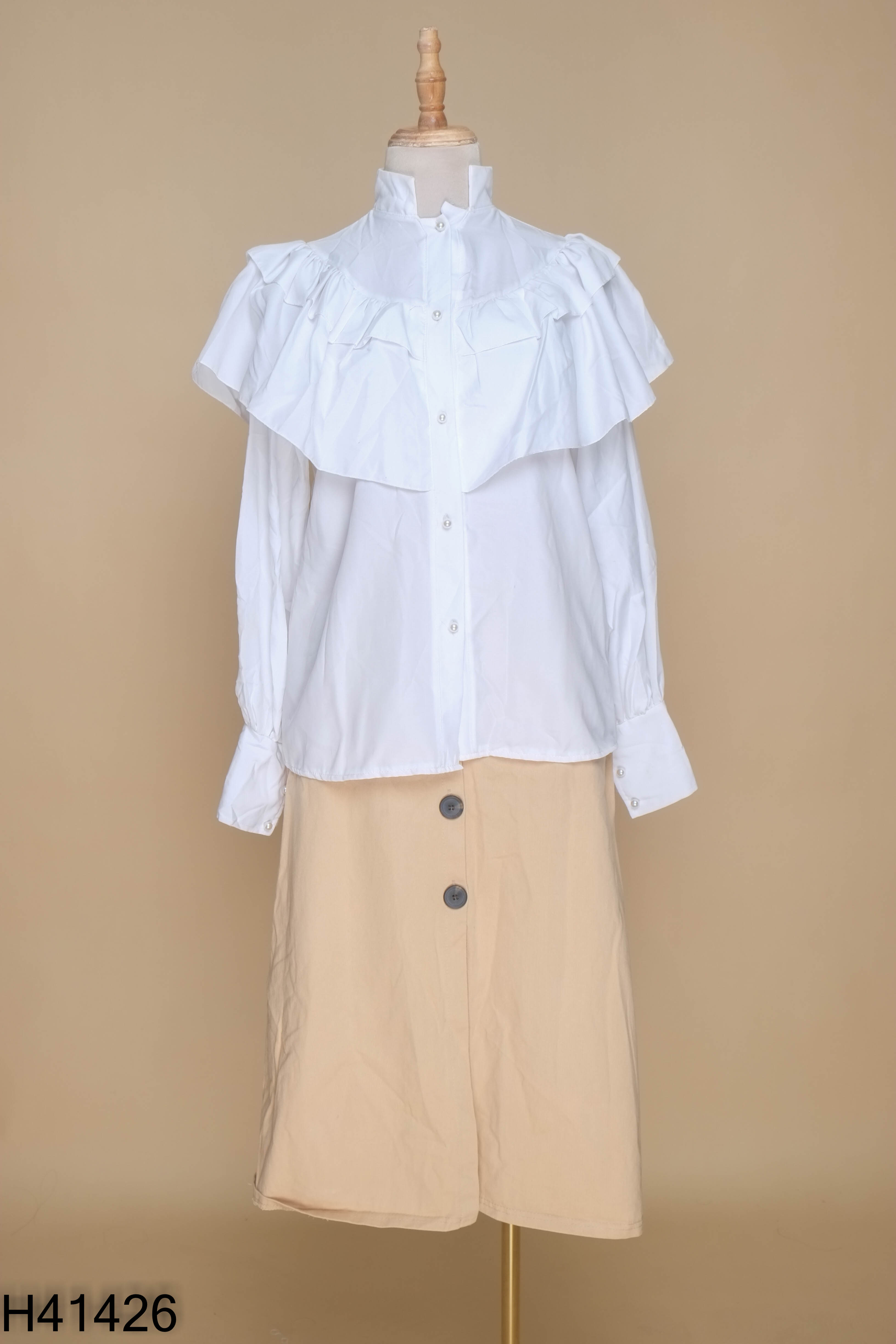 Set sơ mi trắng+váy kaki be