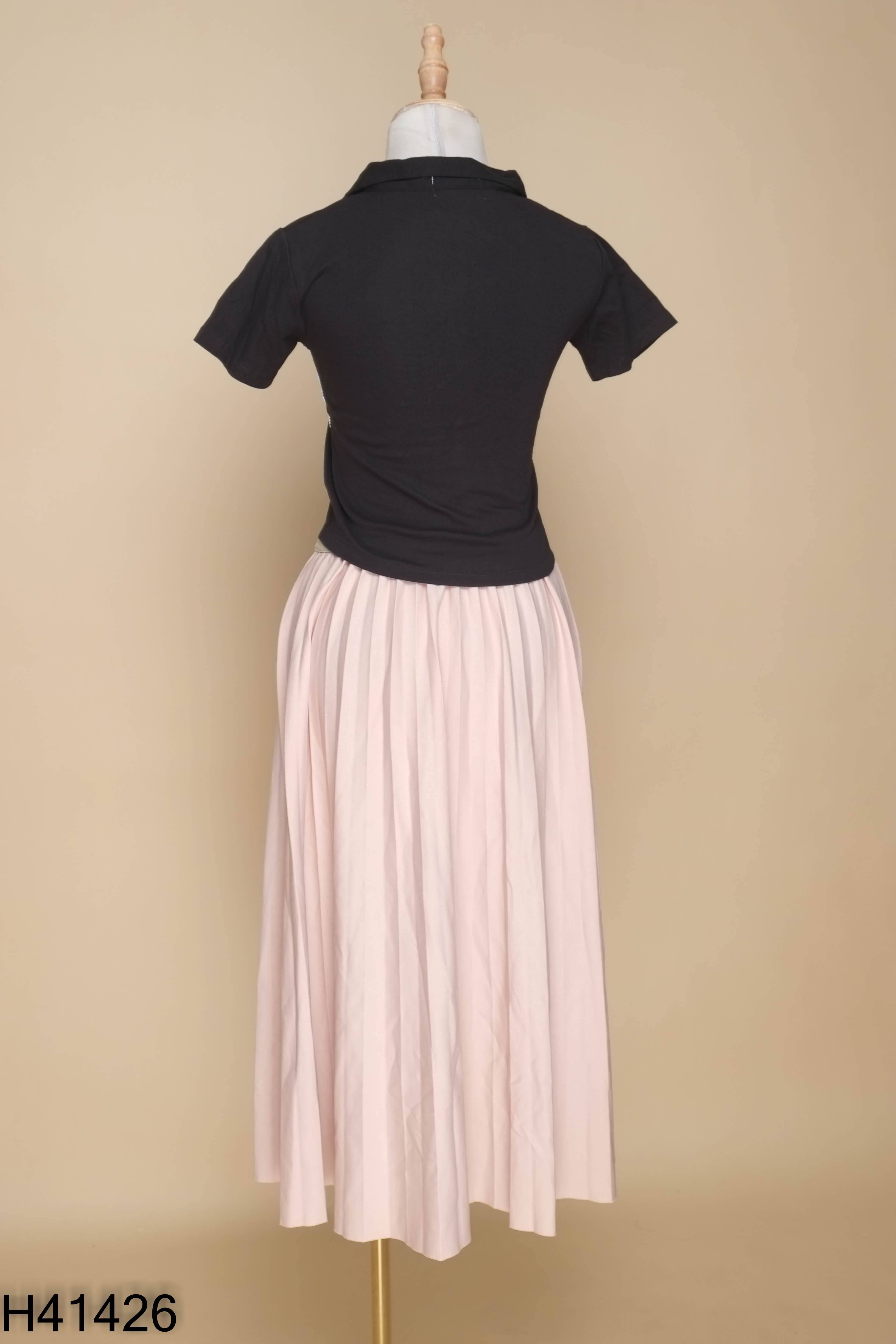 Set áo đen ĐH FASHION+váy be