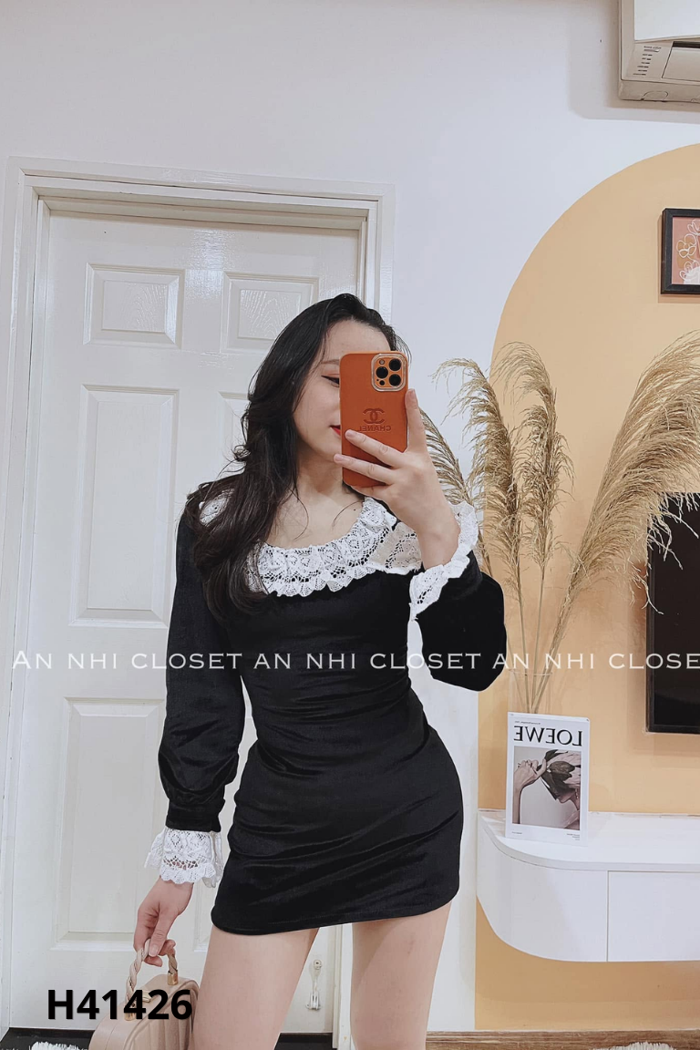 NEWTAG LUCCI váy nhung đen viền ren
