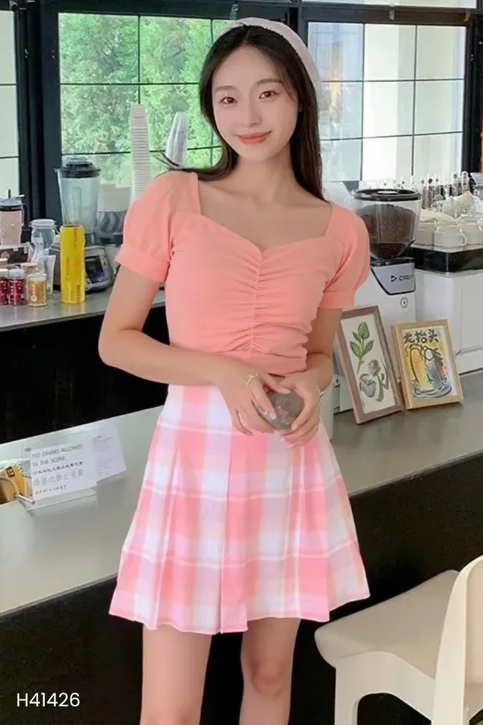 SET Áo hồng be + chân váy hồng trắng
